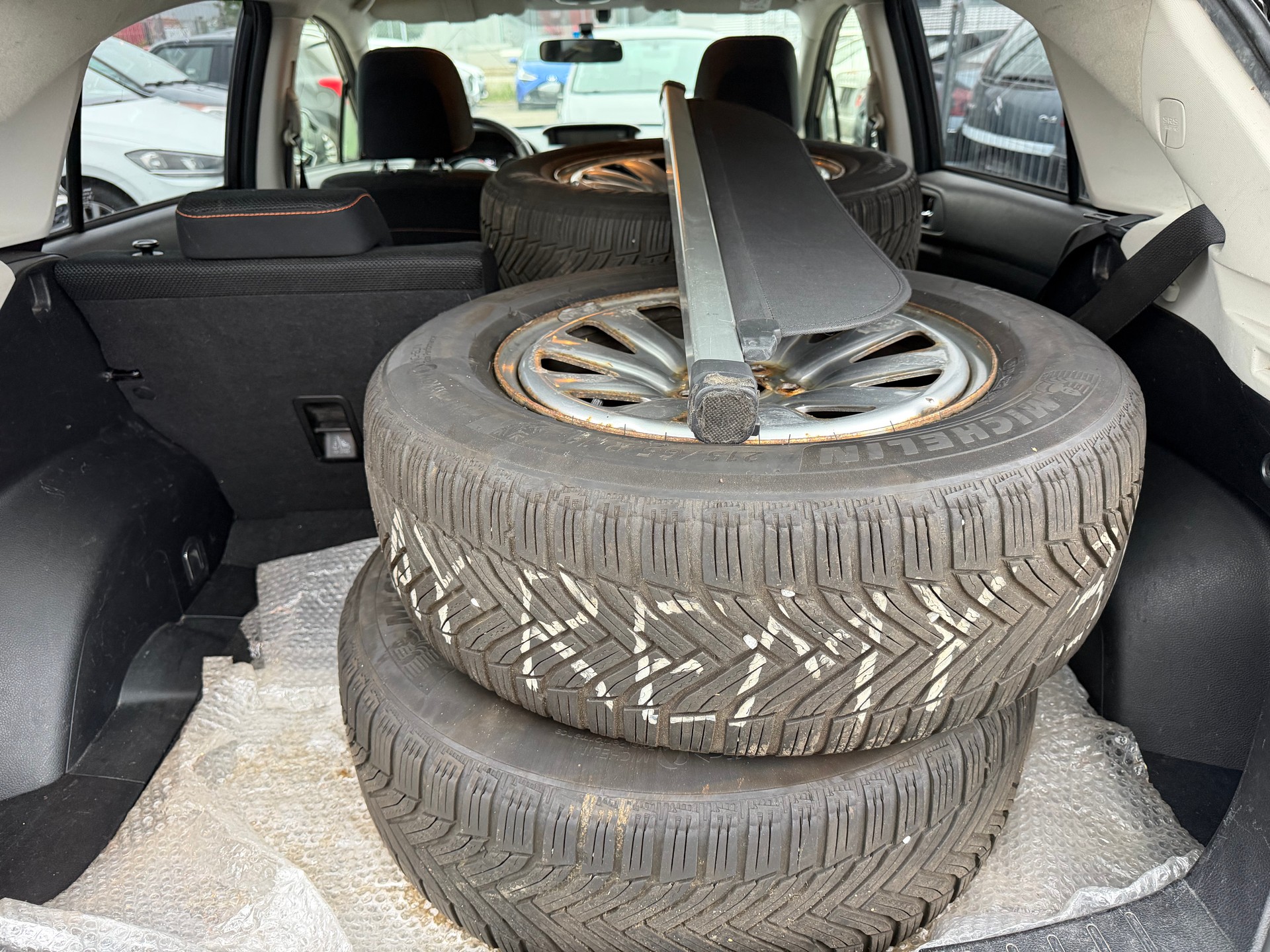 SUBARU XV 2.0 Swiss Three AWD CVT-image-12