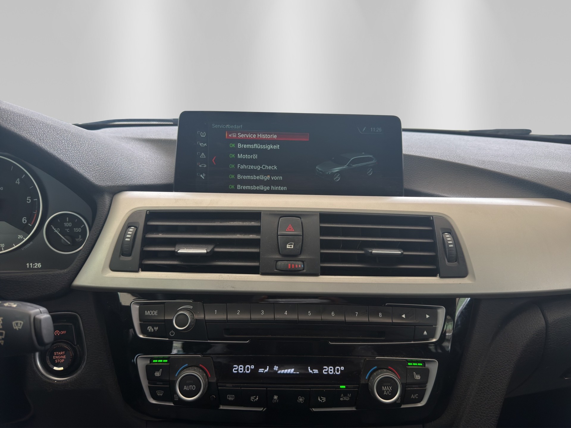 BMW 330d xDrive Touring Steptronic-image-11