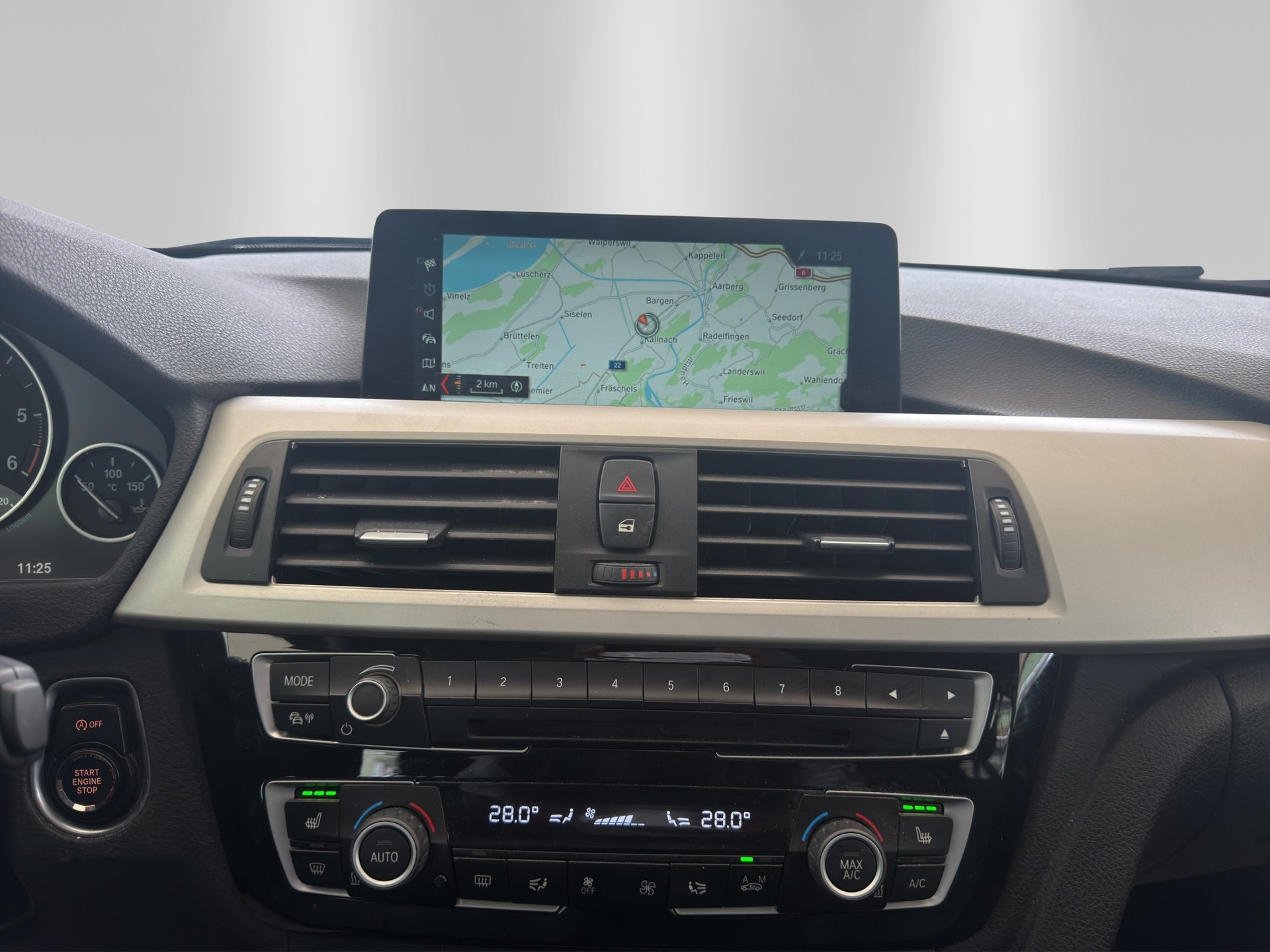 BMW 330d xDrive Touring Steptronic-image-10