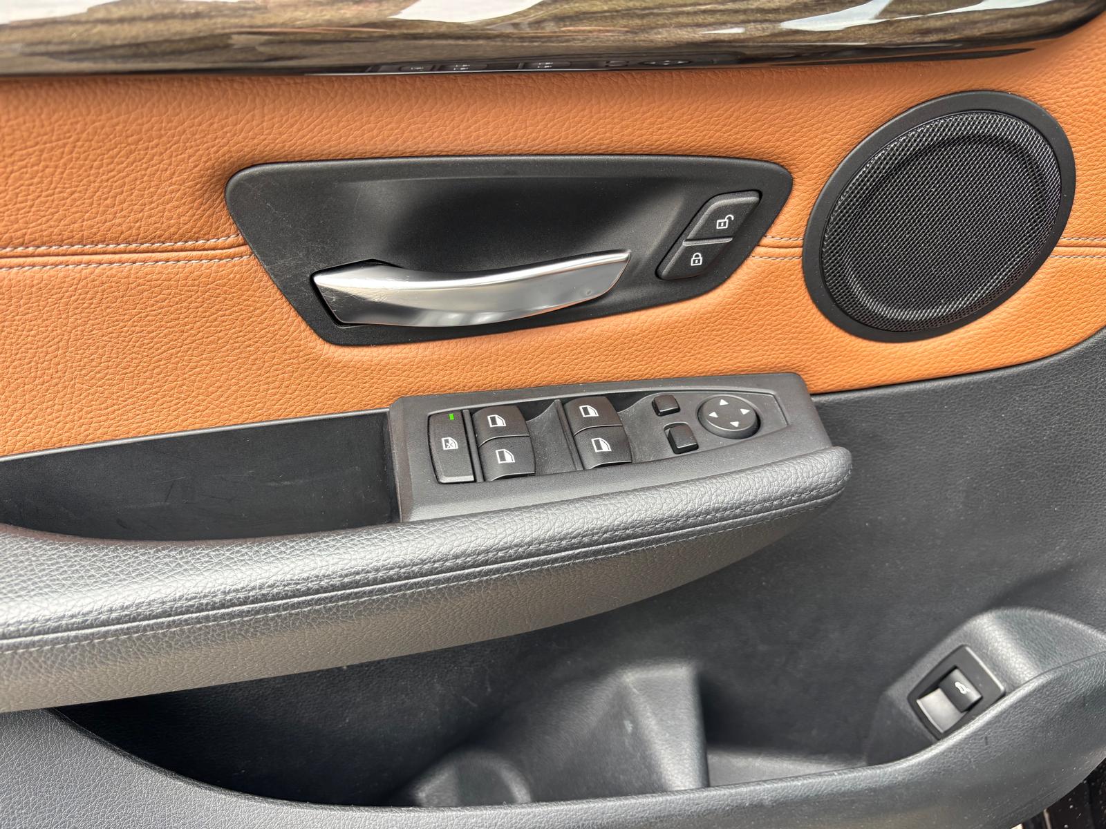 BMW 225i xDrive Active Tourer Sport Line Steptronic-image-11