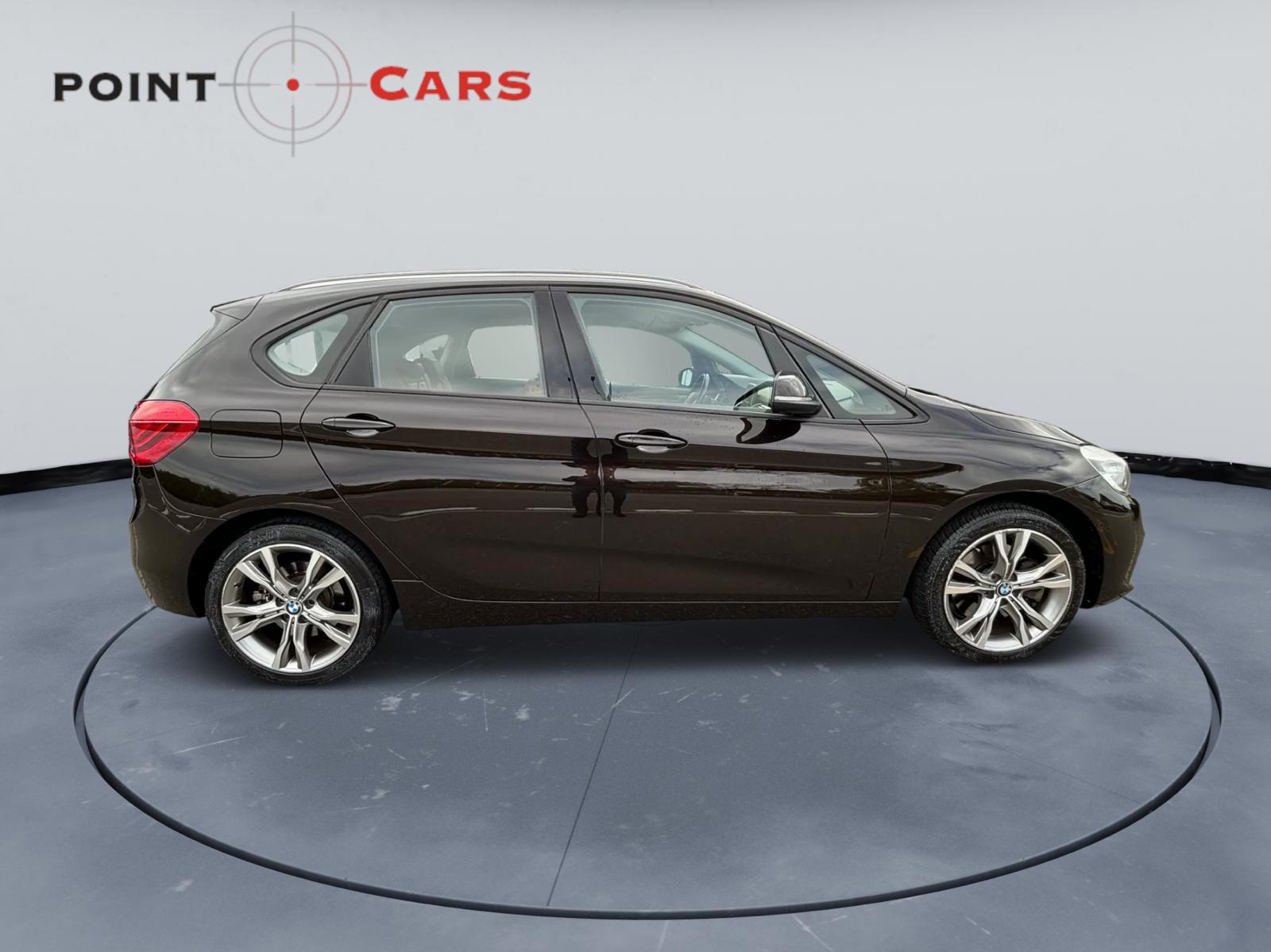 BMW 225i xDrive Active Tourer Sport Line Steptronic-image-5