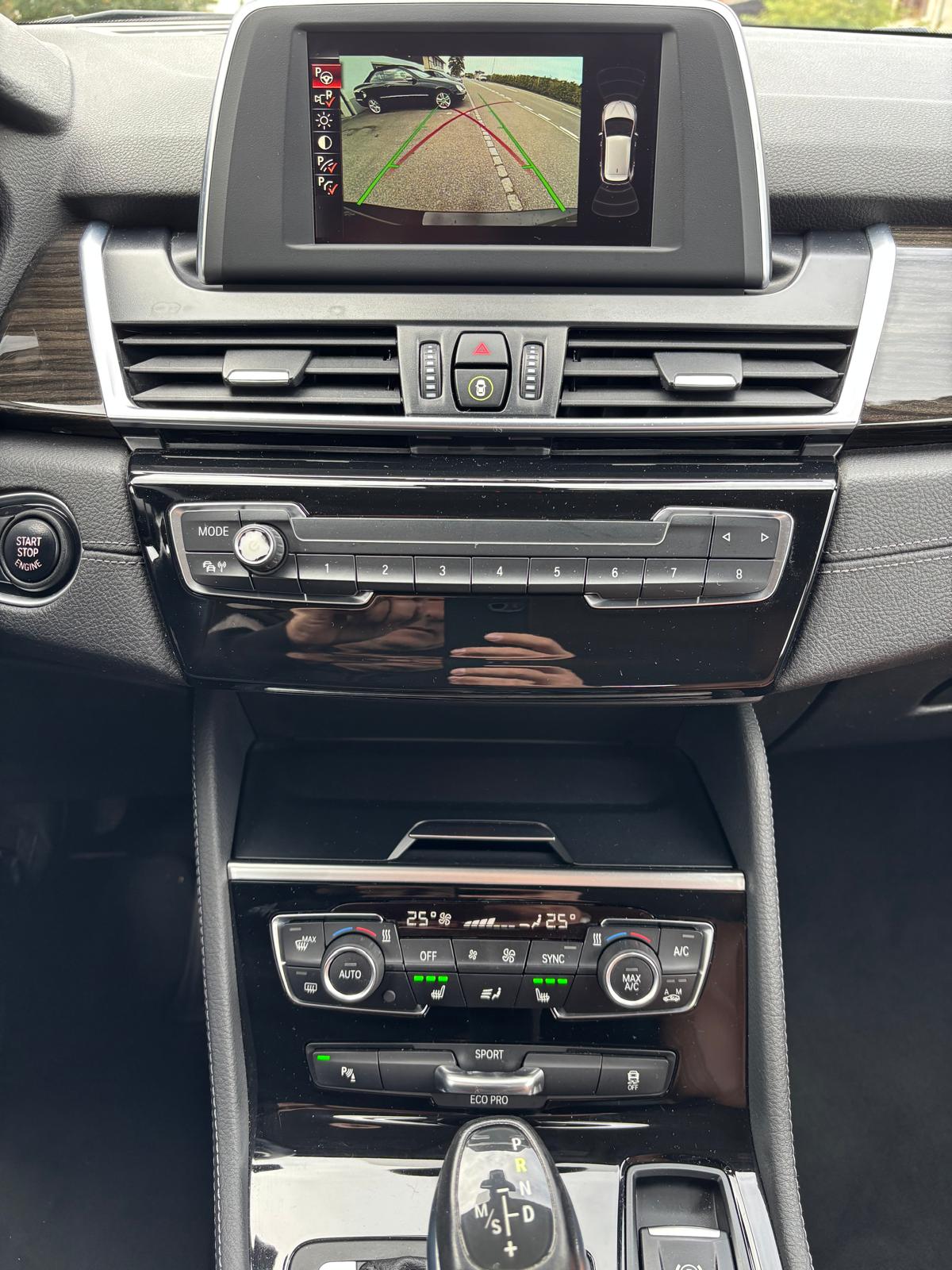 BMW 225i xDrive Active Tourer Sport Line Steptronic-image-15