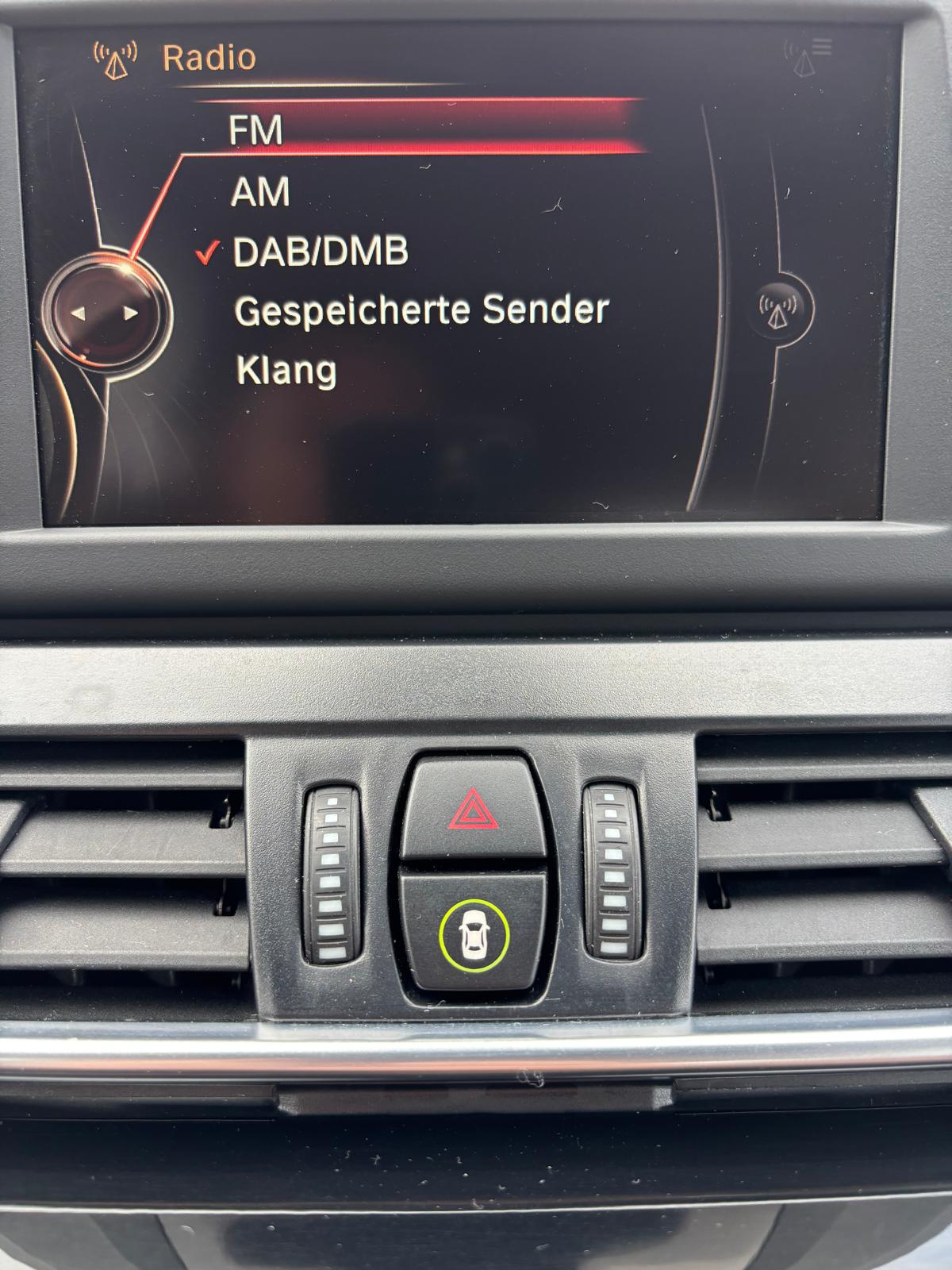 BMW 225i xDrive Active Tourer Sport Line Steptronic-image-18