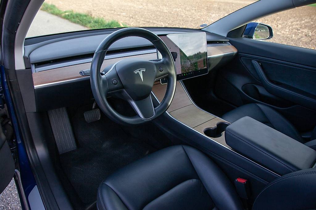 TESLA Model 3 Long Range Dual Motor AWD-image-3