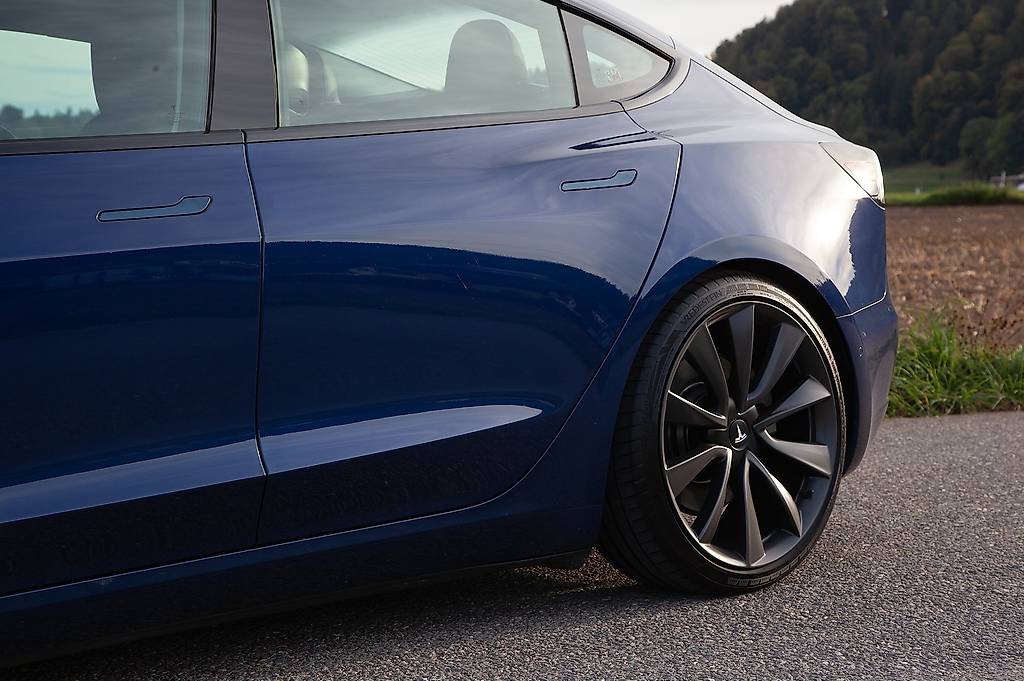 TESLA Model 3 Long Range Dual Motor AWD-image-2