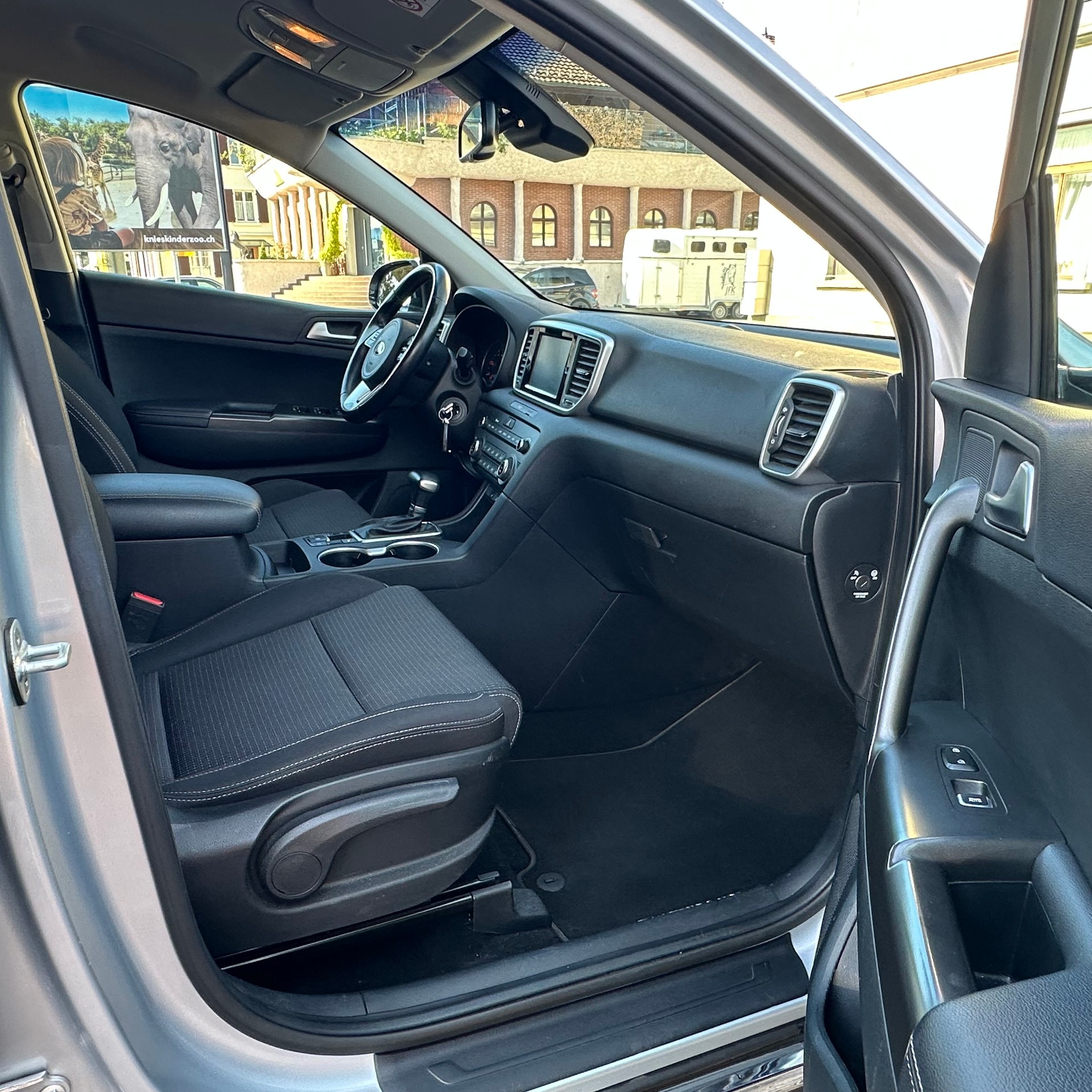 KIA Sportage 1.6CRDi Power 25 4WD Automat-image-12