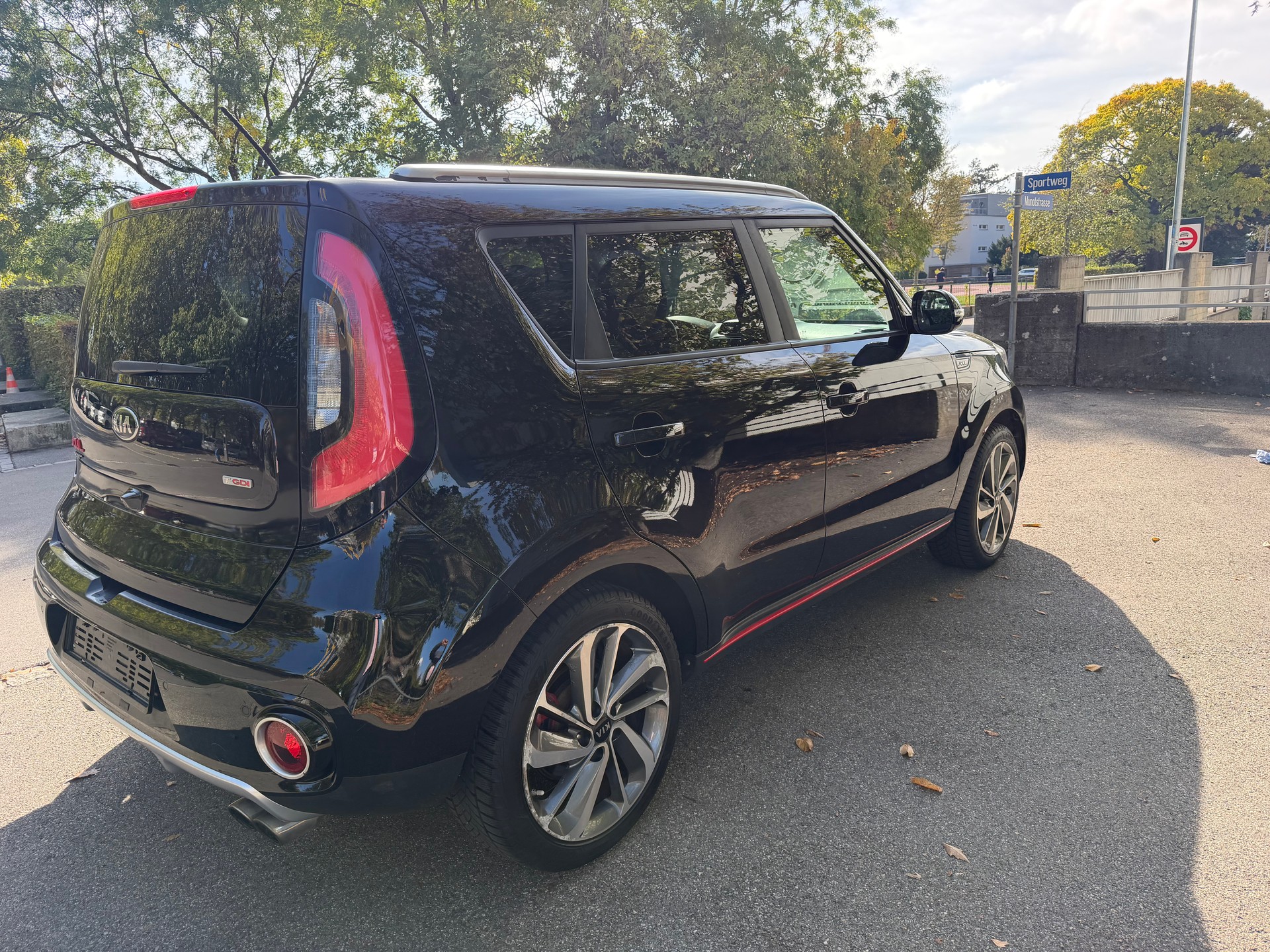KIA Soul 1.6 GDi GT Automat DCT-showroom-element-2
