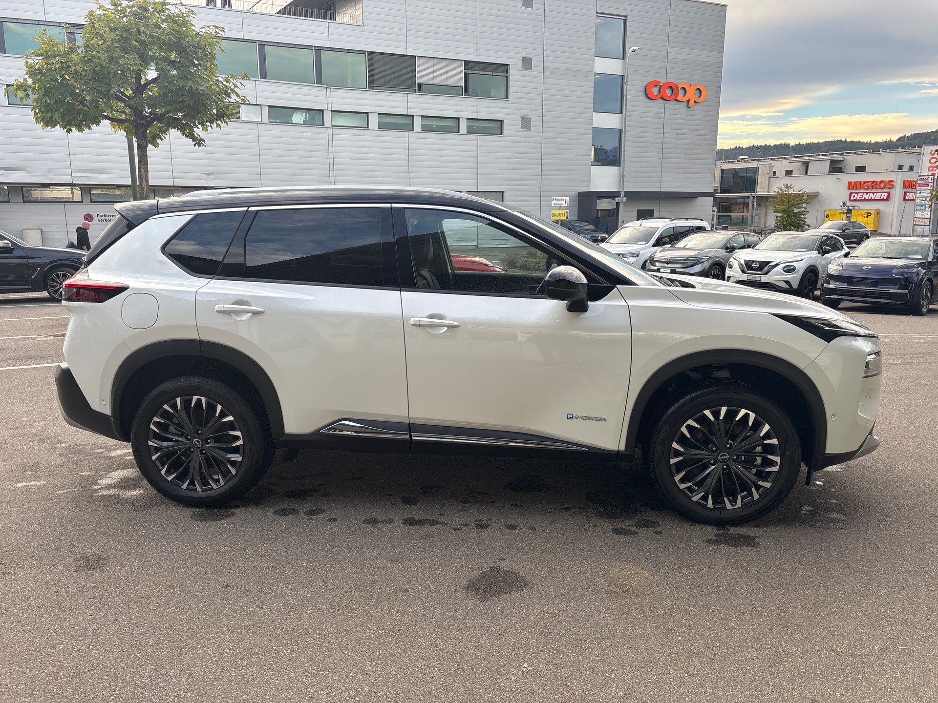 NISSAN X-Trail 1.5 VC-T e-Power 4WD Tekna-image-4