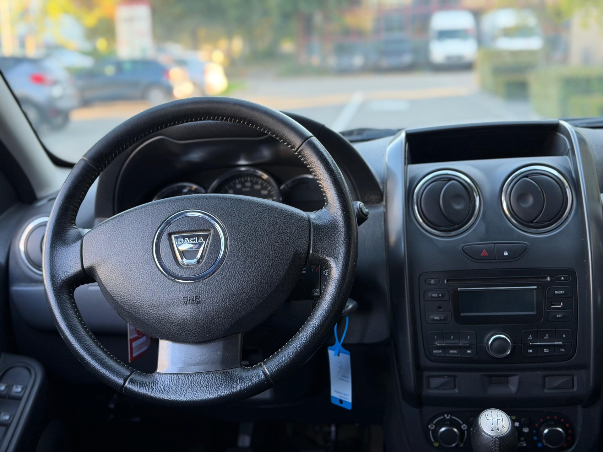DACIA Duster 1.2 T Lauréate 4x4-image-7