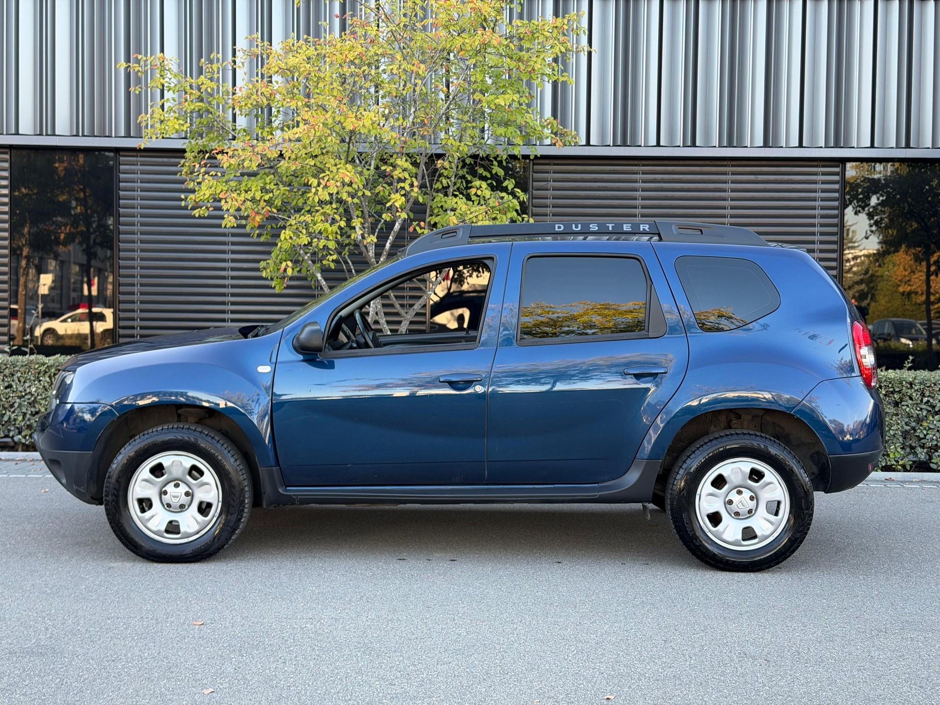 DACIA Duster 1.2 T Lauréate 4x4-image-1