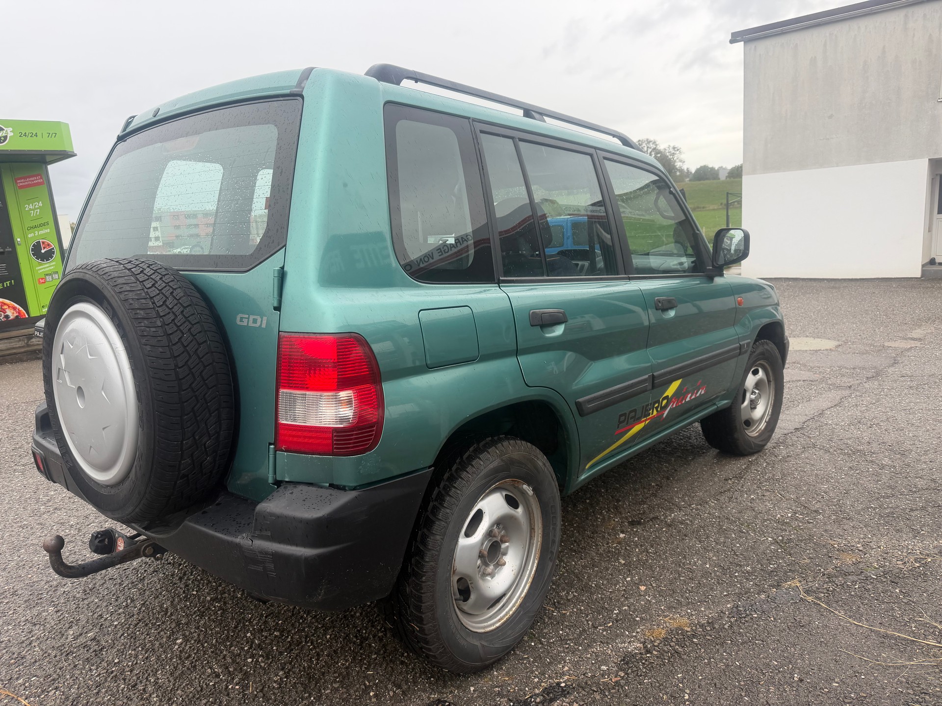 MITSUBISHI Pajero Pinin 2.0 Country-image-2