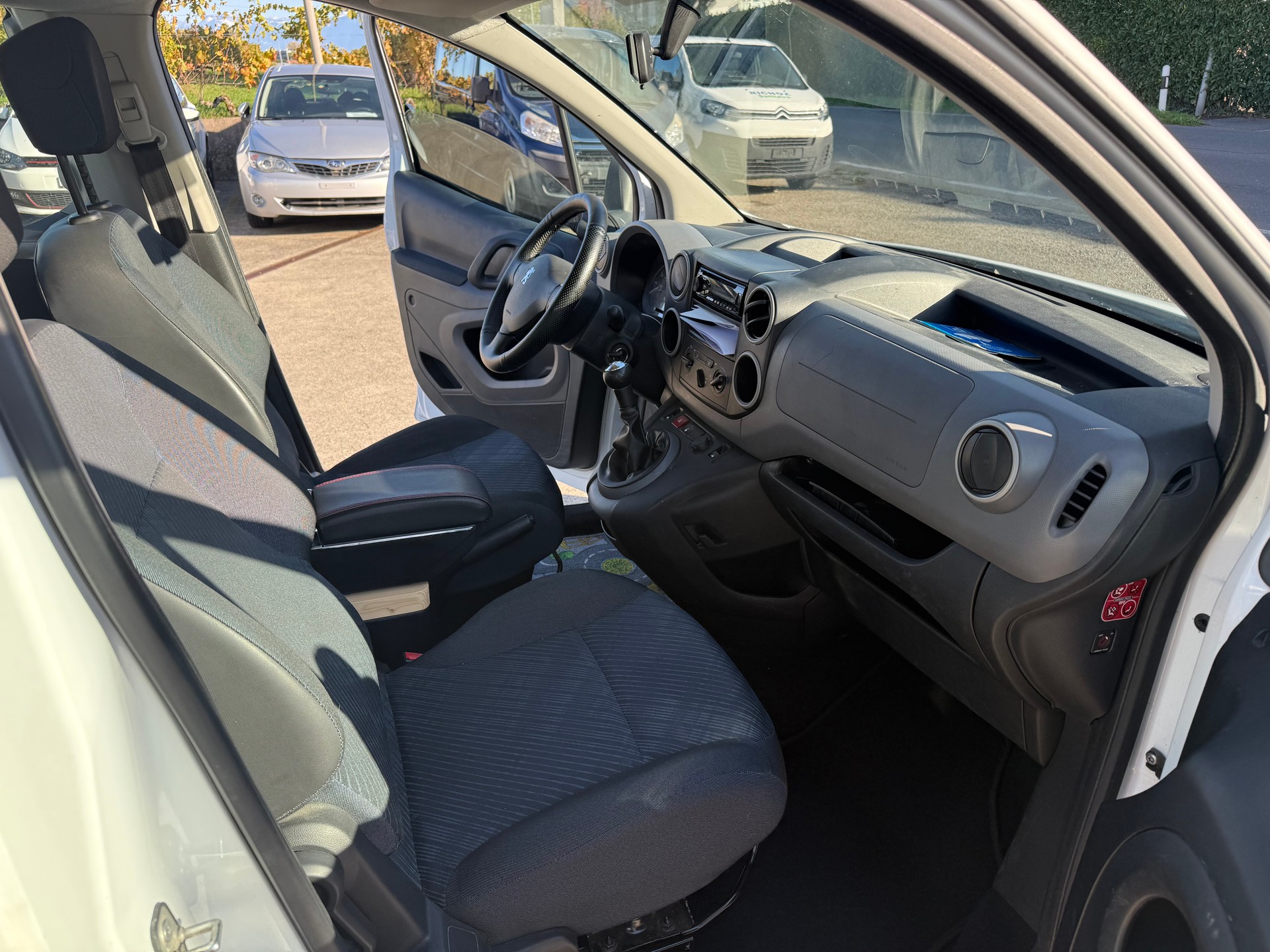 PEUGEOT Partner 1.6 Trendy-image-11