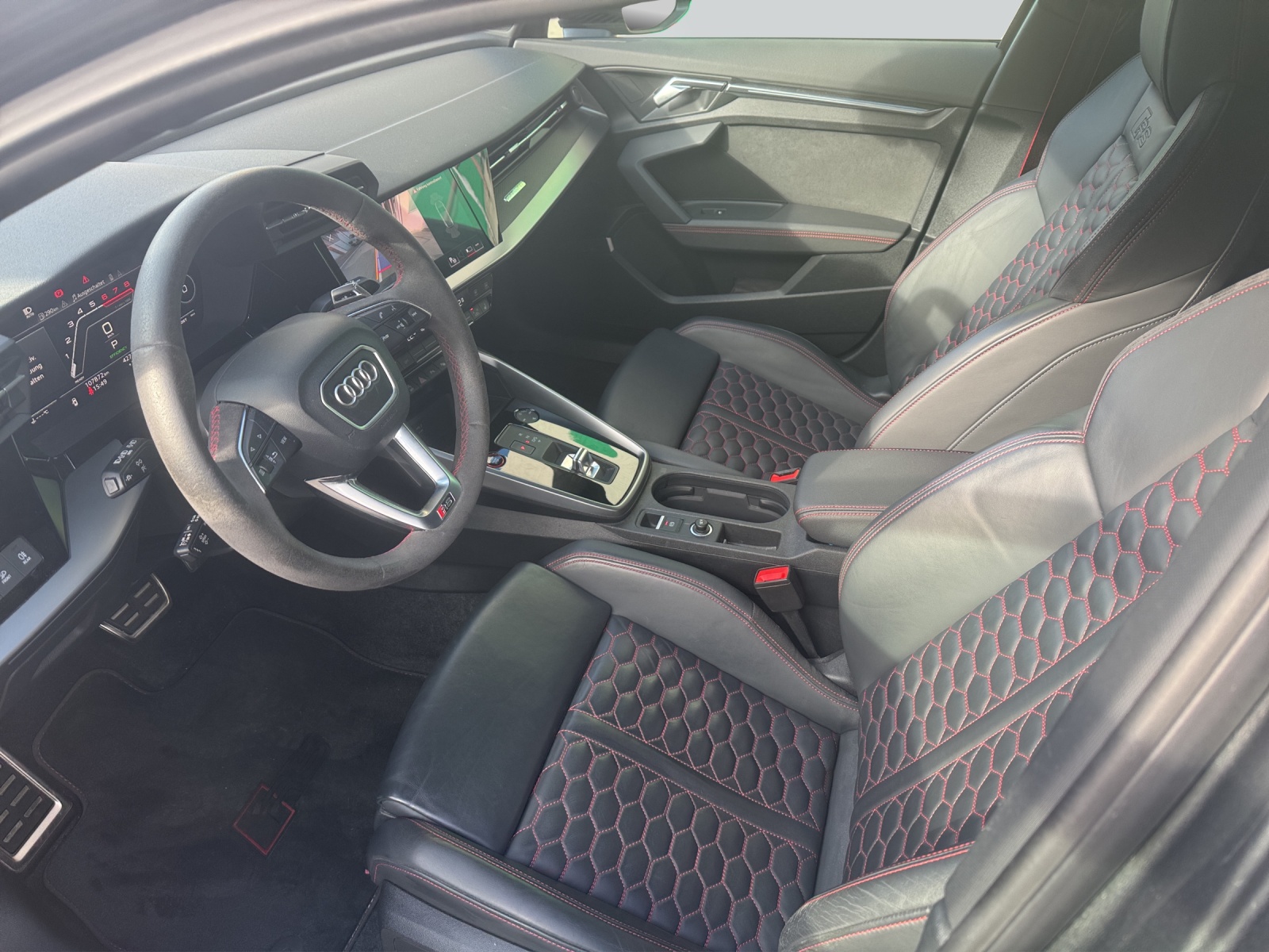 AUDI RS3 Sportback 2.5 TSI quattro S-tronic-image-6