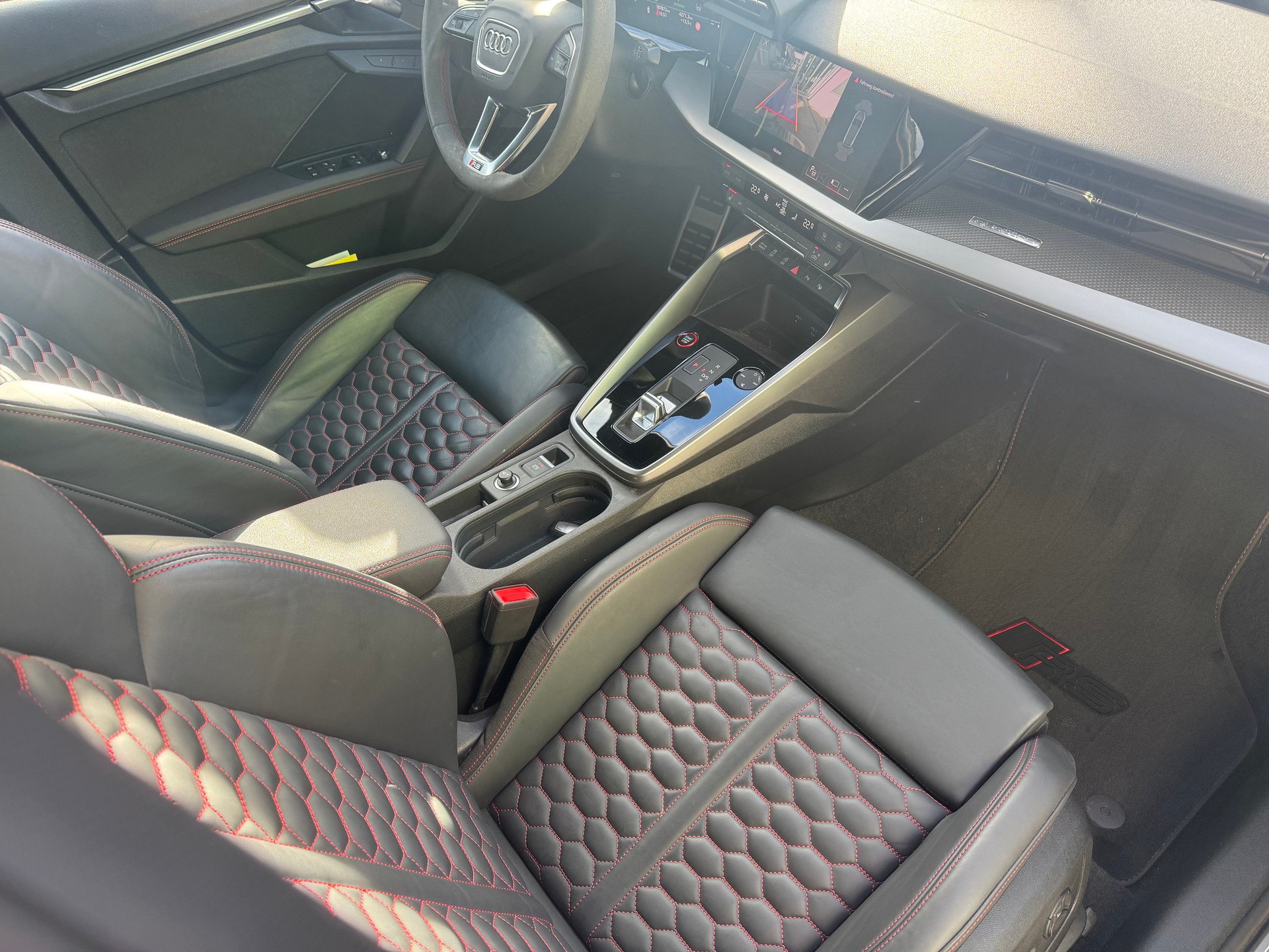 AUDI RS3 Sportback 2.5 TSI quattro S-tronic-image-8