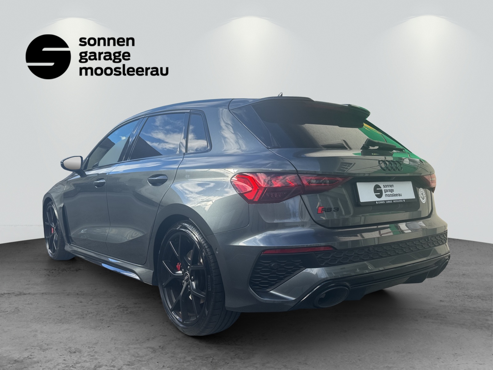 AUDI RS3 Sportback 2.5 TSI quattro S-tronic-image-2