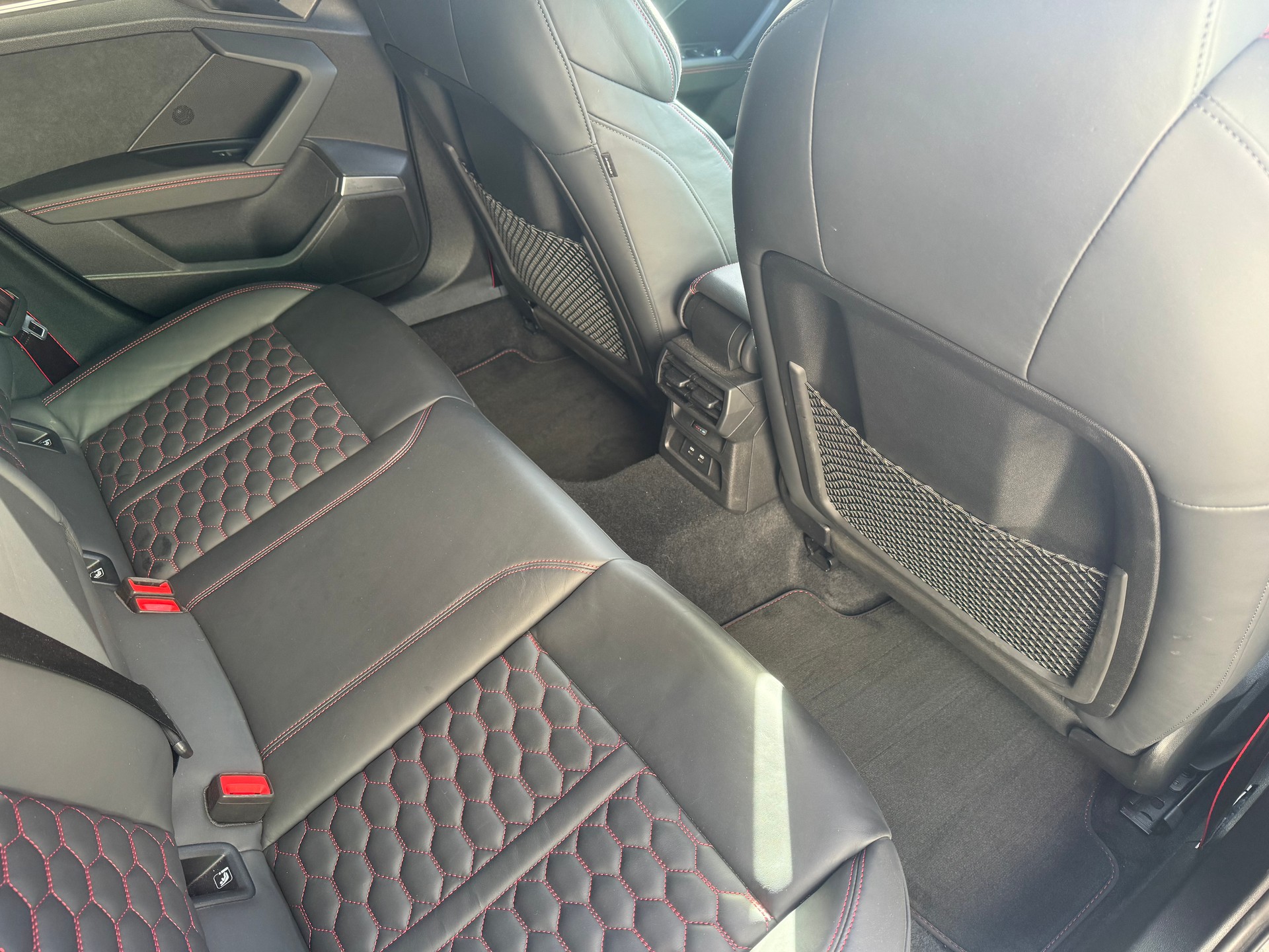 AUDI RS3 Sportback 2.5 TSI quattro S-tronic-image-9