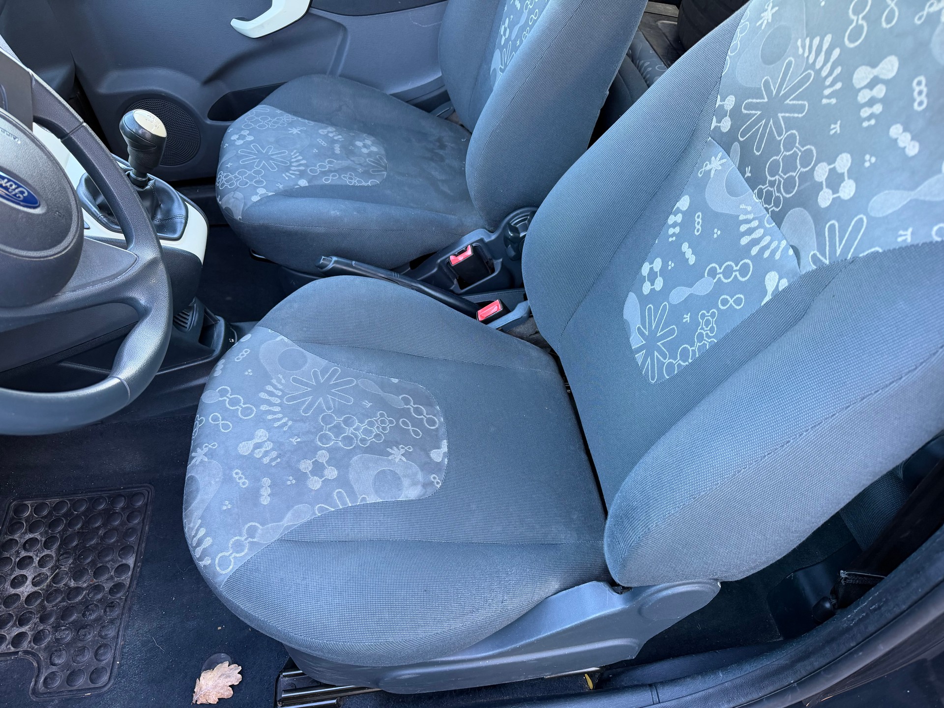 FORD KA 1.25 Titanium-image-7