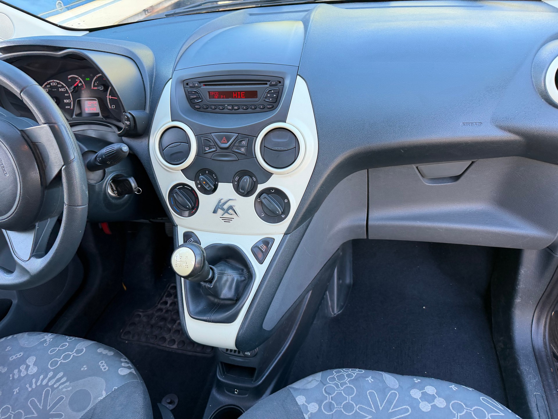FORD KA 1.25 Titanium-image-9