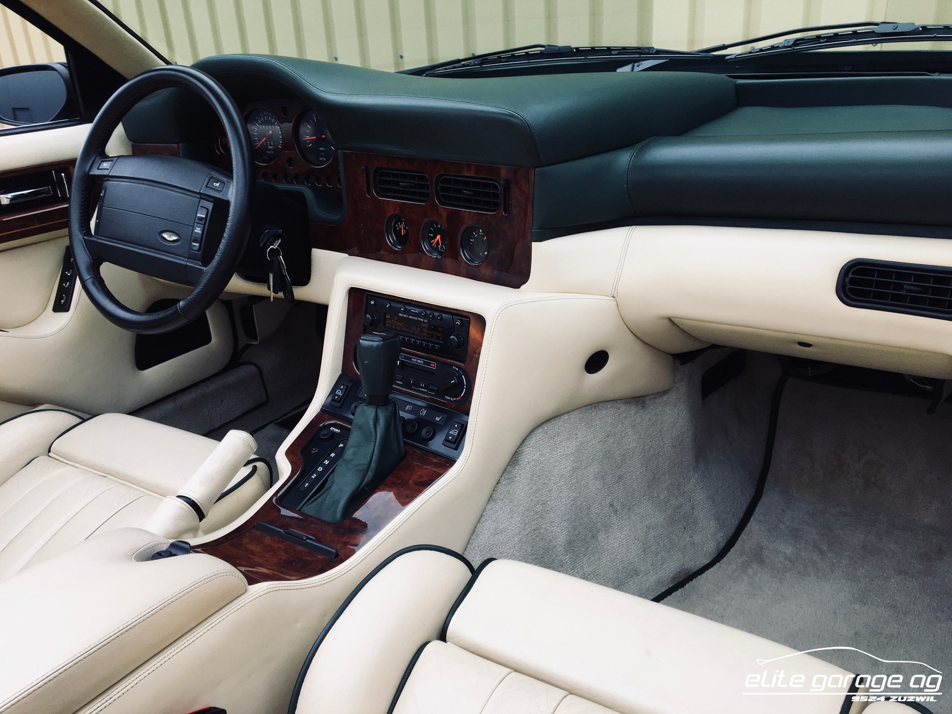 ASTON MARTIN Virage Volante-image-14