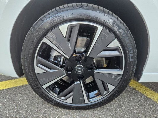OPEL Corsa e-Elegance-image-3