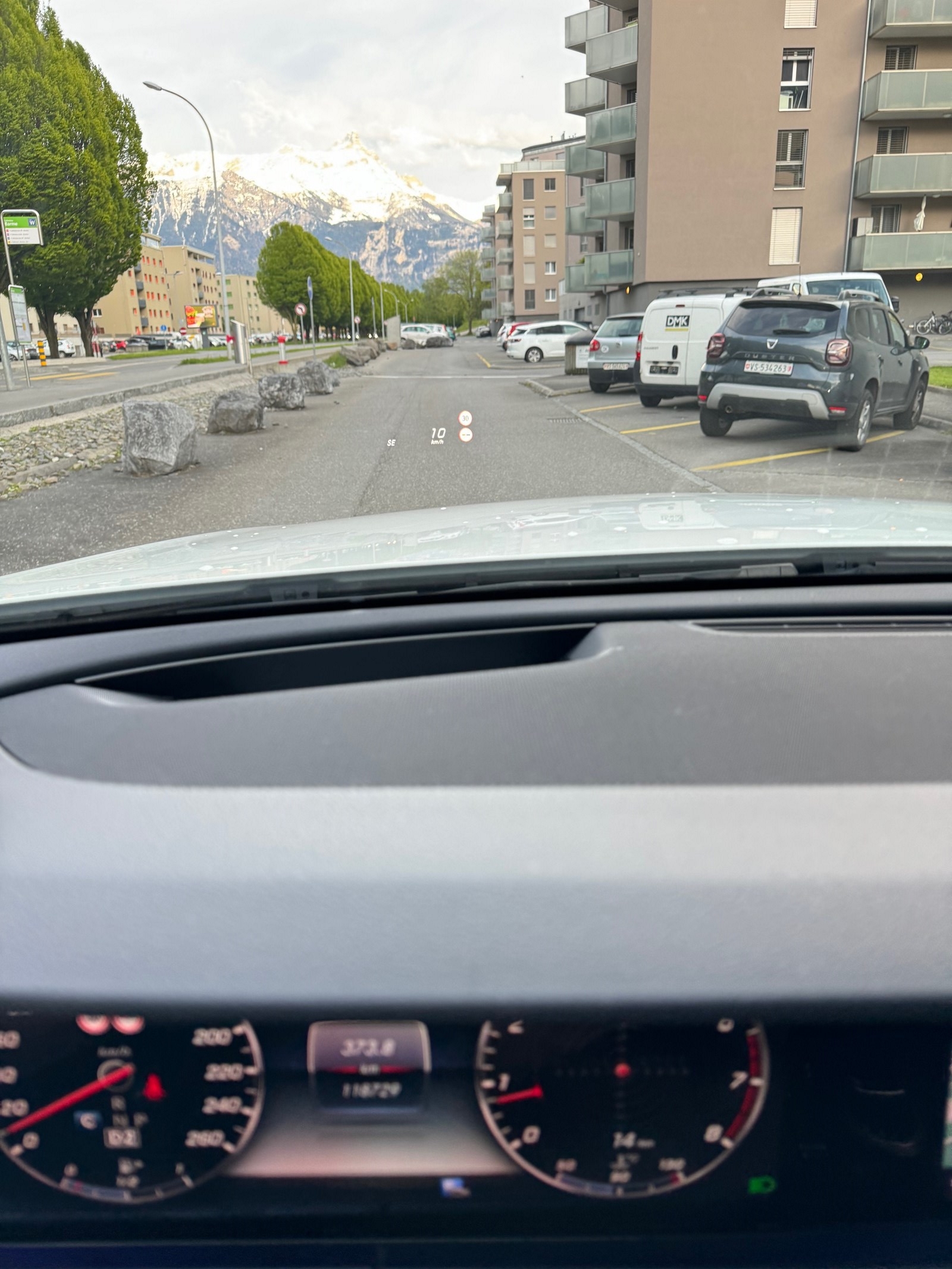 MERCEDES-BENZ E 200 Avantgarde 9G-Tronic-image-13