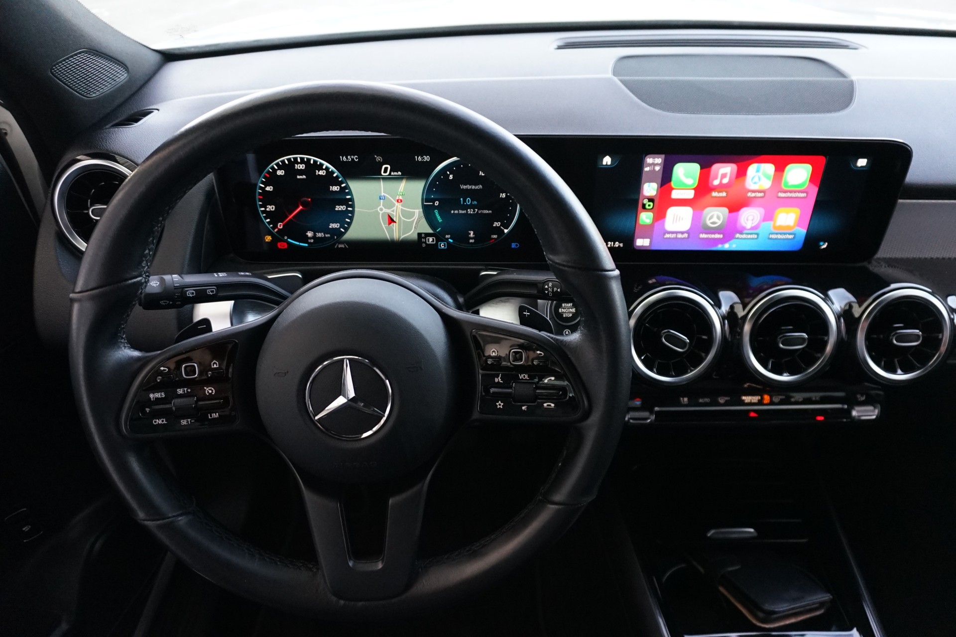 MERCEDES-BENZ GLB 200 d Style-image-14