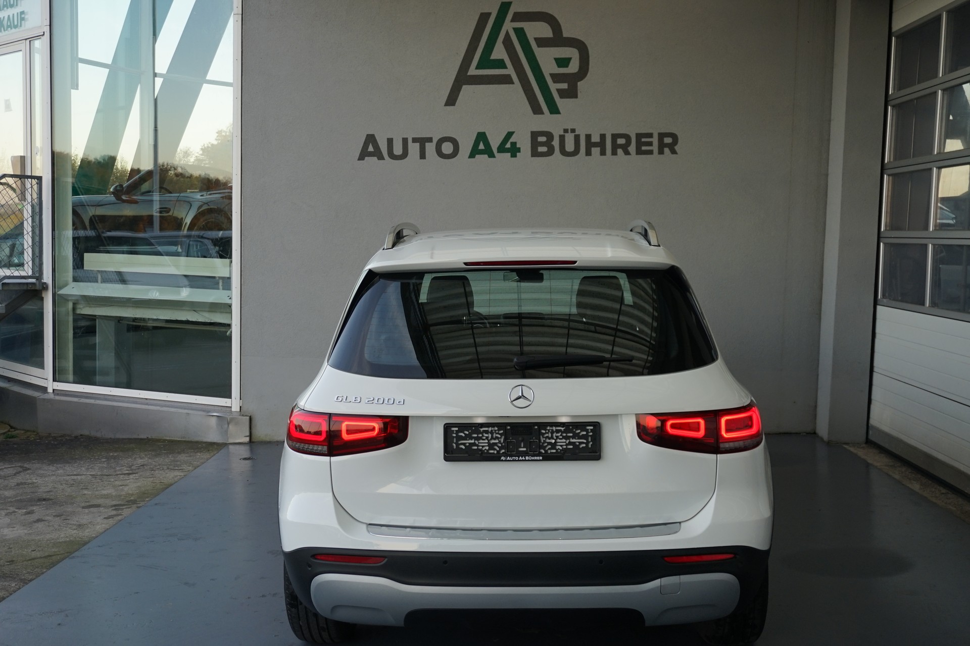MERCEDES-BENZ GLB 200 d Style-image-9