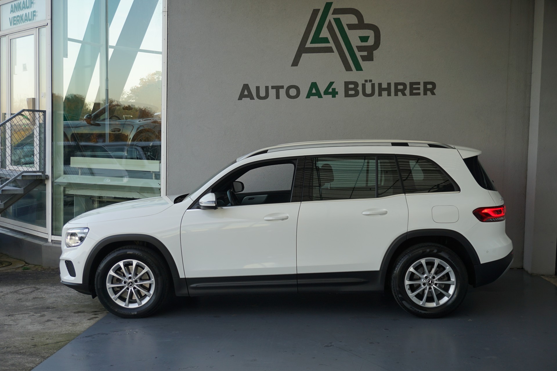 MERCEDES-BENZ GLB 200 d Style-image-0