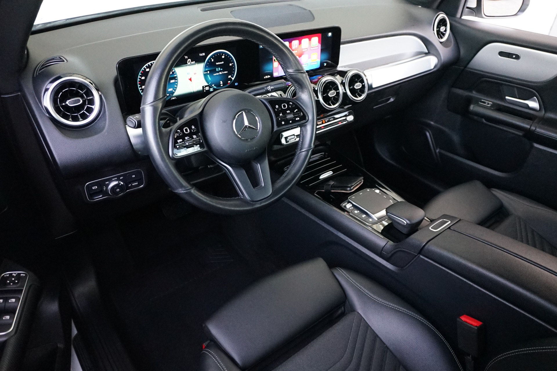MERCEDES-BENZ GLB 200 d Style-image-16