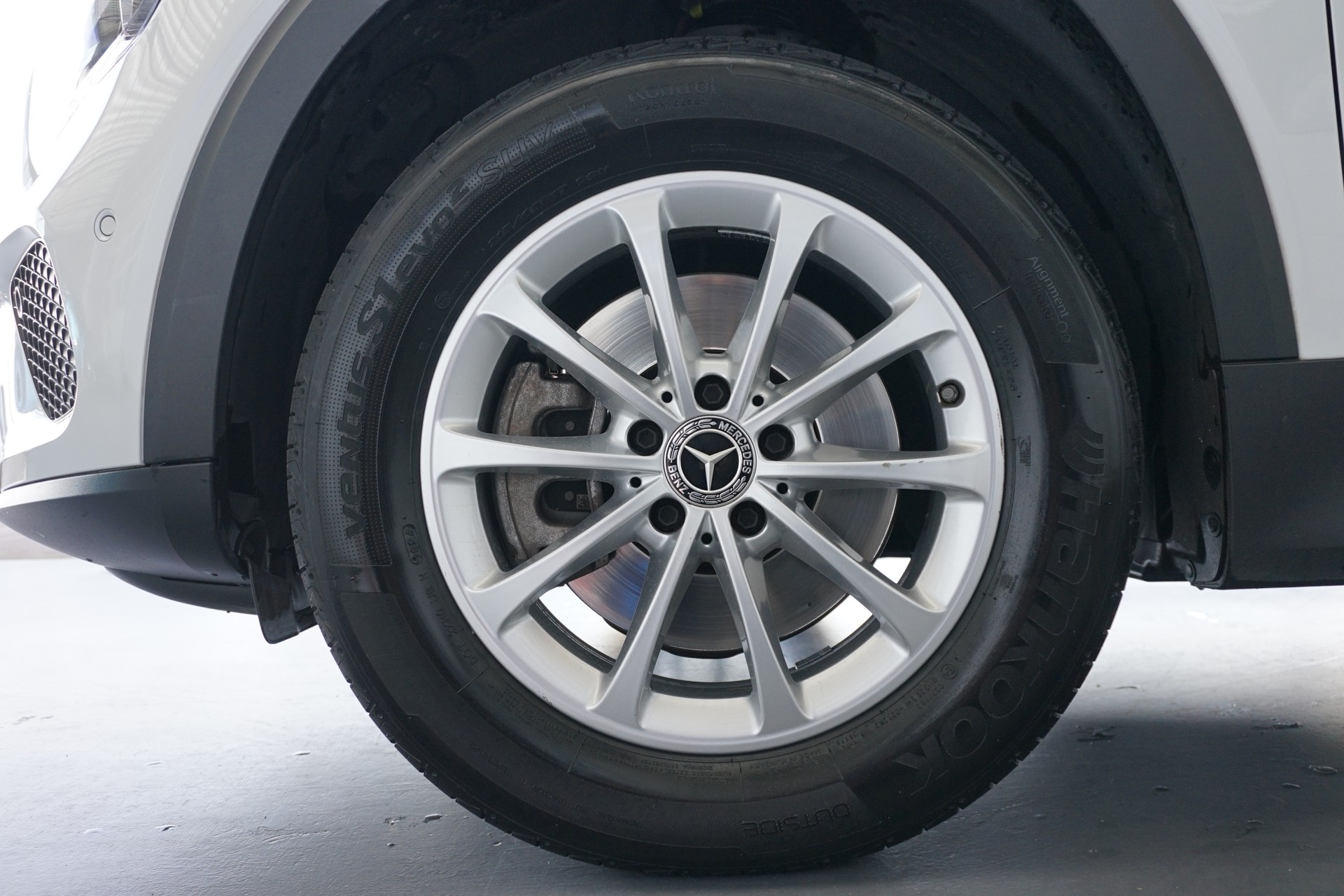 MERCEDES-BENZ GLB 200 d Style-image-11