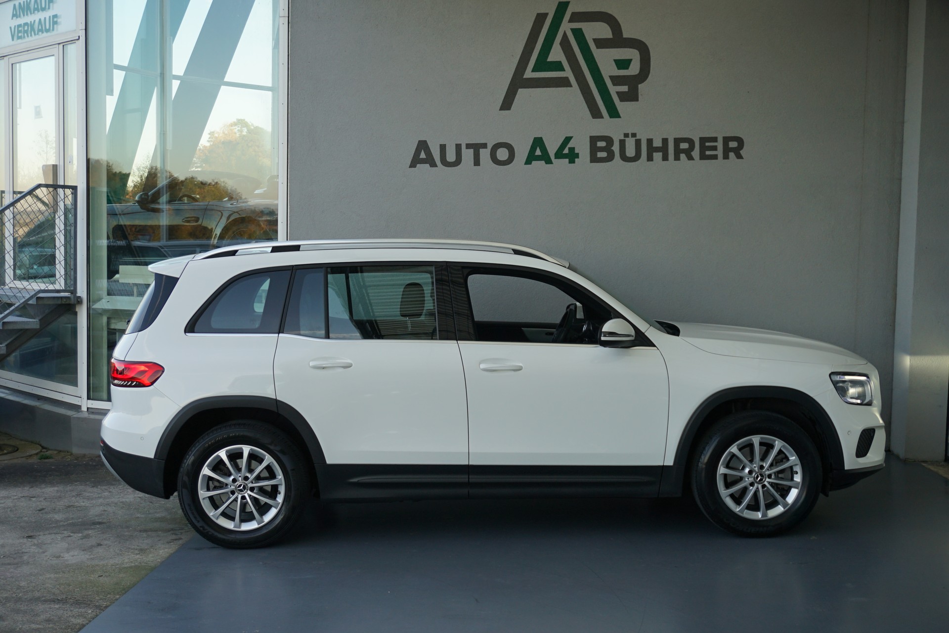 MERCEDES-BENZ GLB 200 d Style-image-4