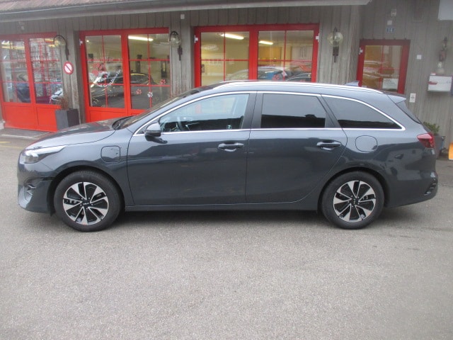 KIA Ceed Sportswagon 1.6 GDi Plug-in Hybrid Style DCT-image-2