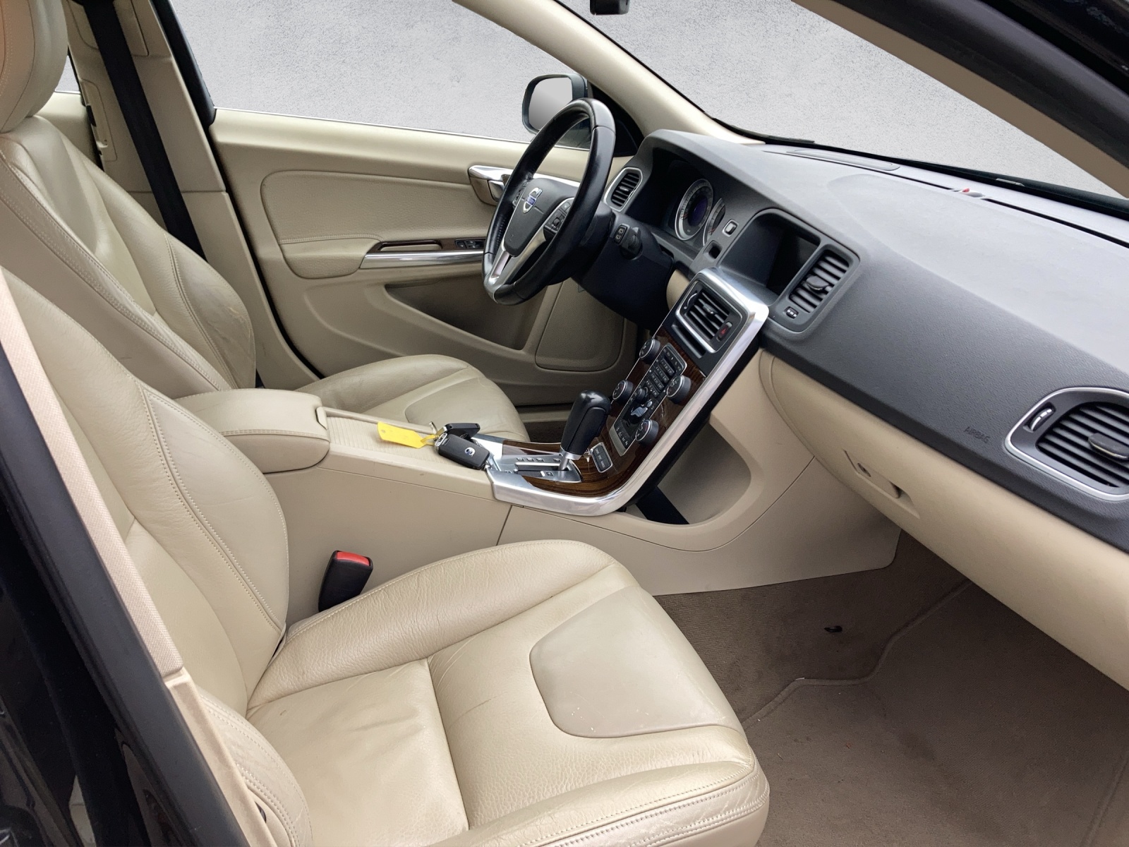 VOLVO V60 T6 AWD Summum Geartronic-image-8