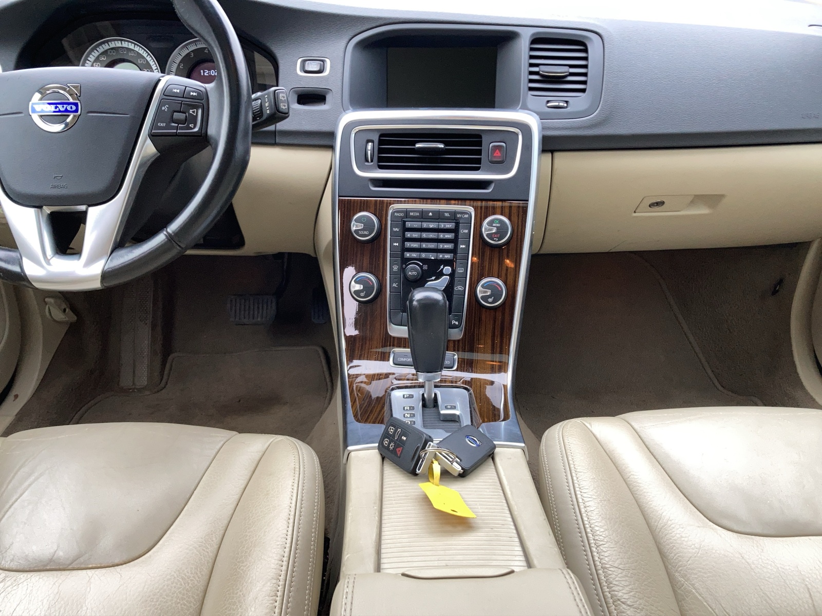 VOLVO V60 T6 AWD Summum Geartronic-image-4