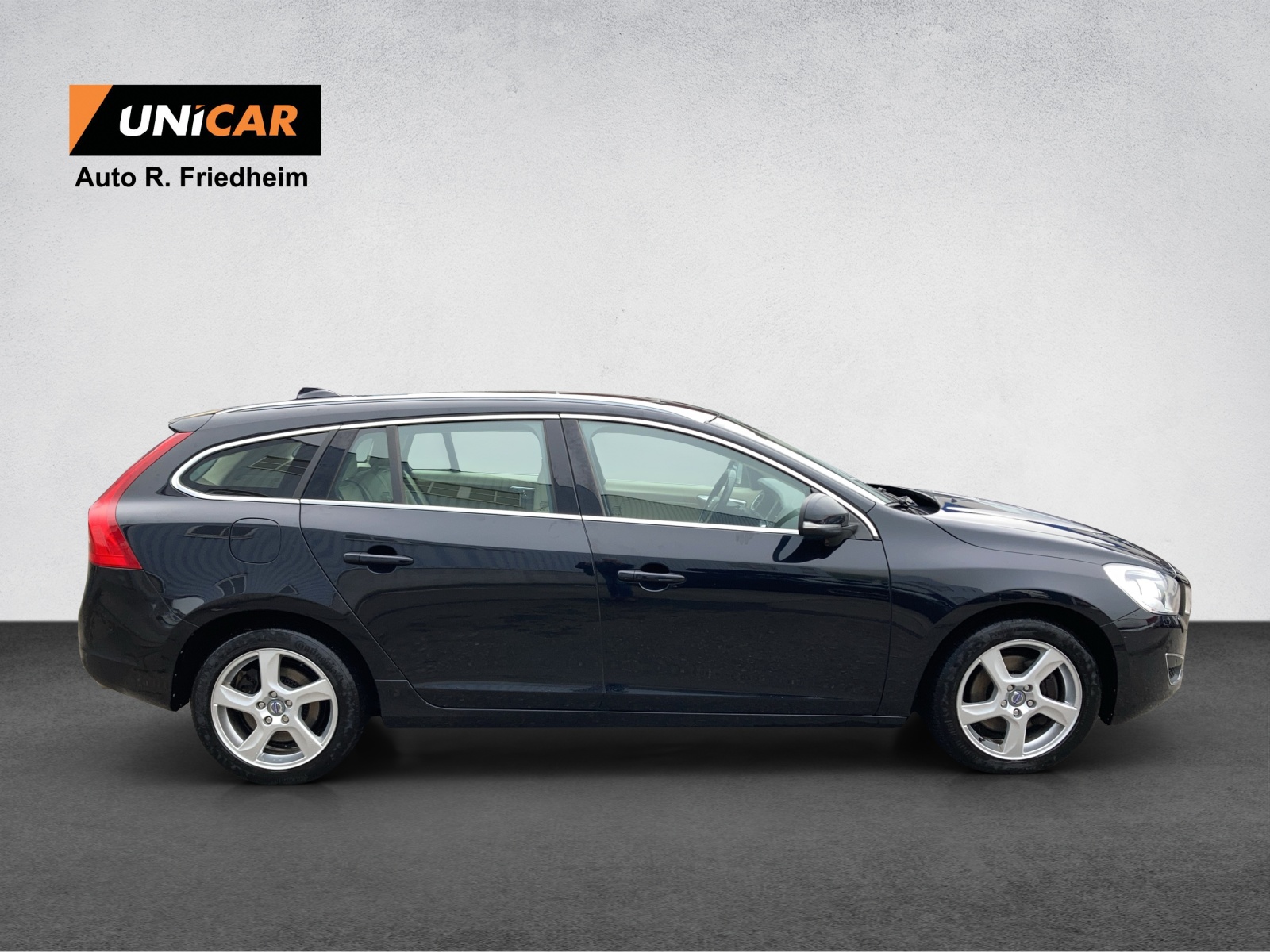 VOLVO V60 T6 AWD Summum Geartronic-image-11
