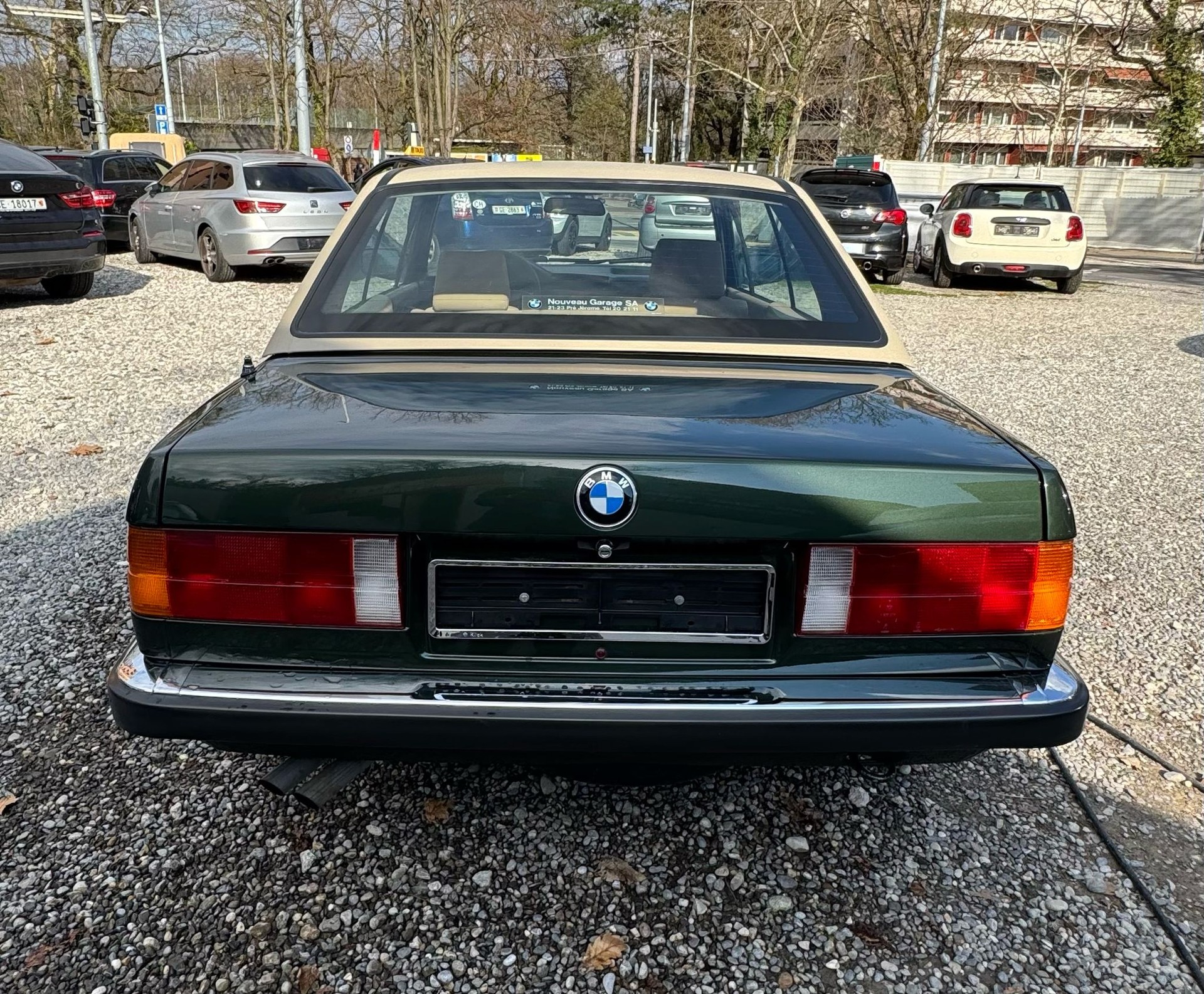 BMW 325i Cabrio-image-10