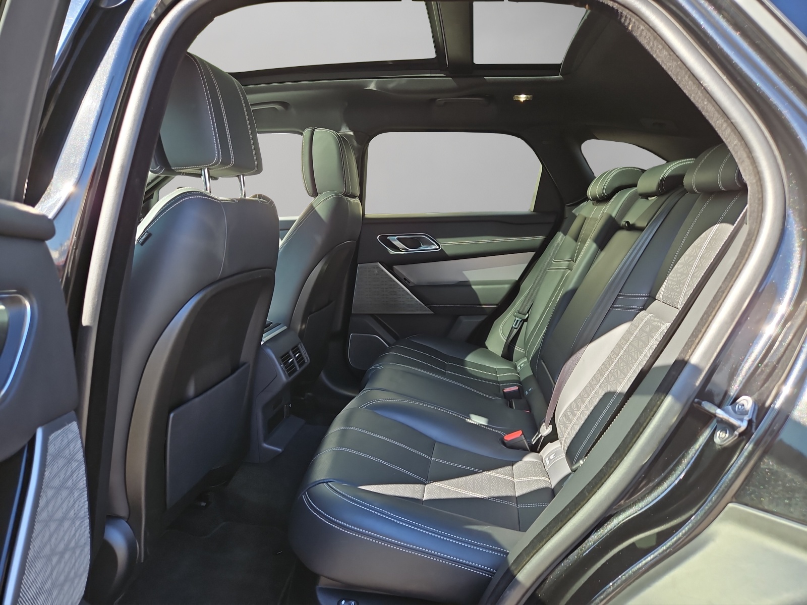 LAND ROVER Range Rover Velar R-Dynamic P 380 HSE Automatic-image-9