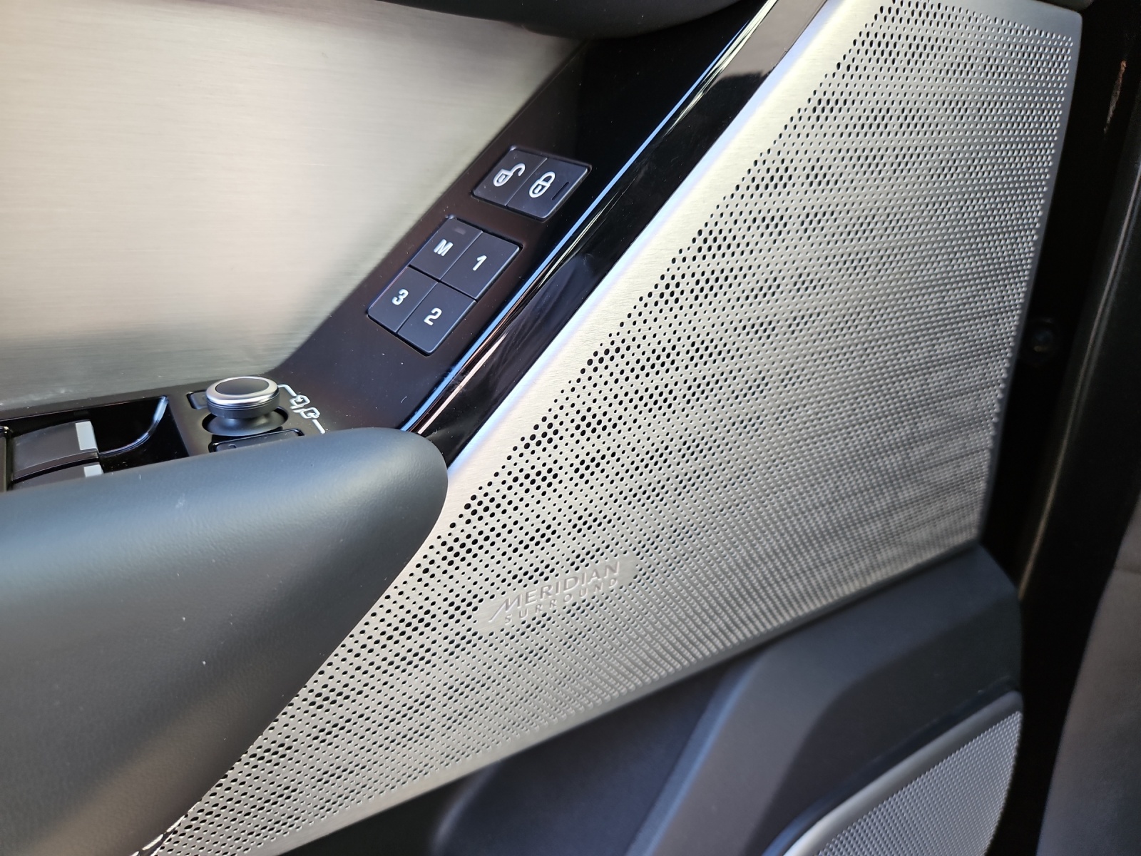LAND ROVER Range Rover Velar R-Dynamic P 380 HSE Automatic-image-14