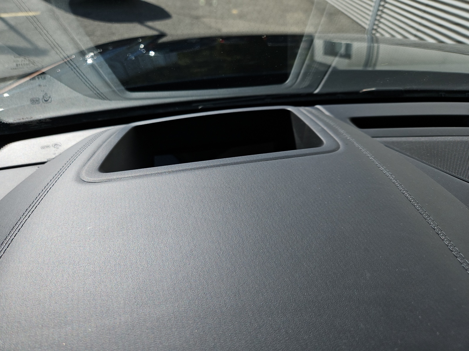 LAND ROVER Range Rover Velar R-Dynamic P 380 HSE Automatic-image-13