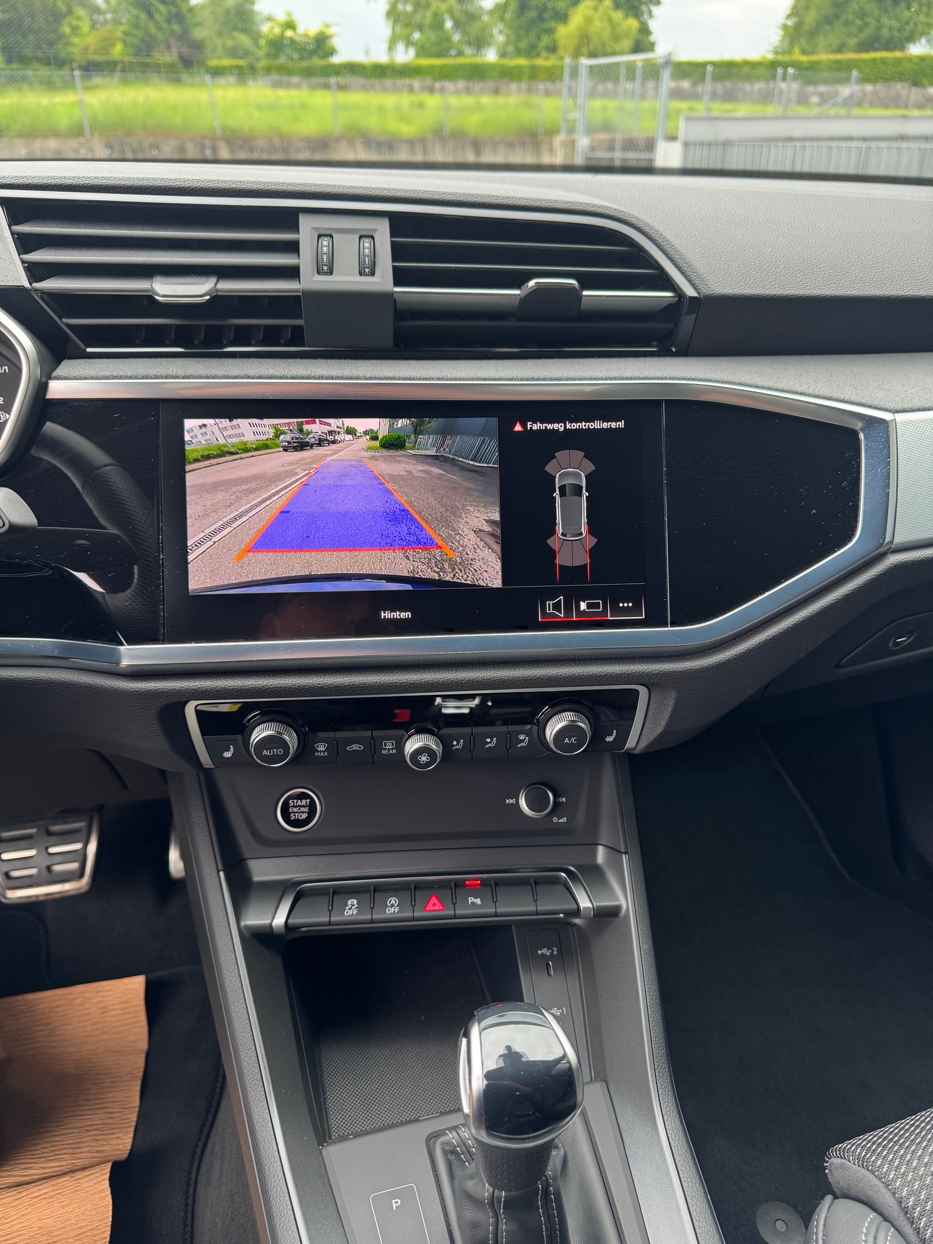 AUDI Q3 35 TFSI S line S-tronic-image-15
