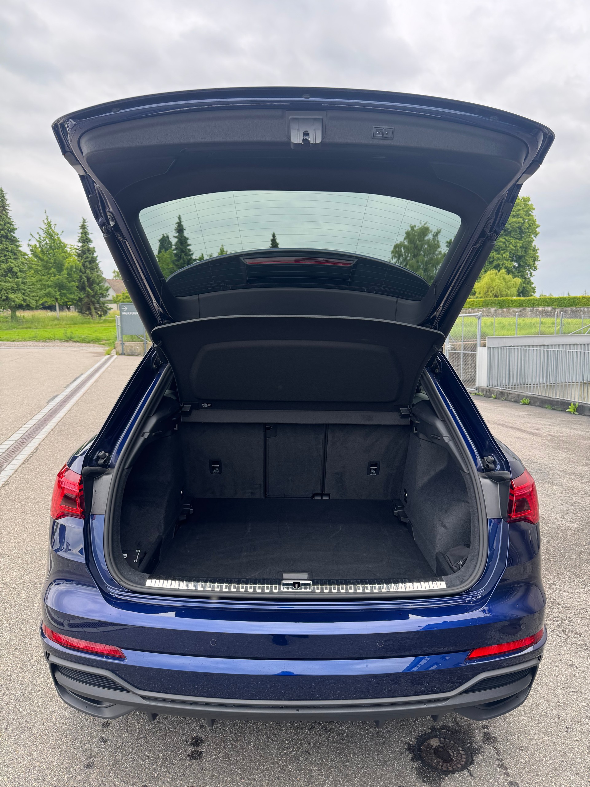 AUDI Q3 35 TFSI S line S-tronic-image-14