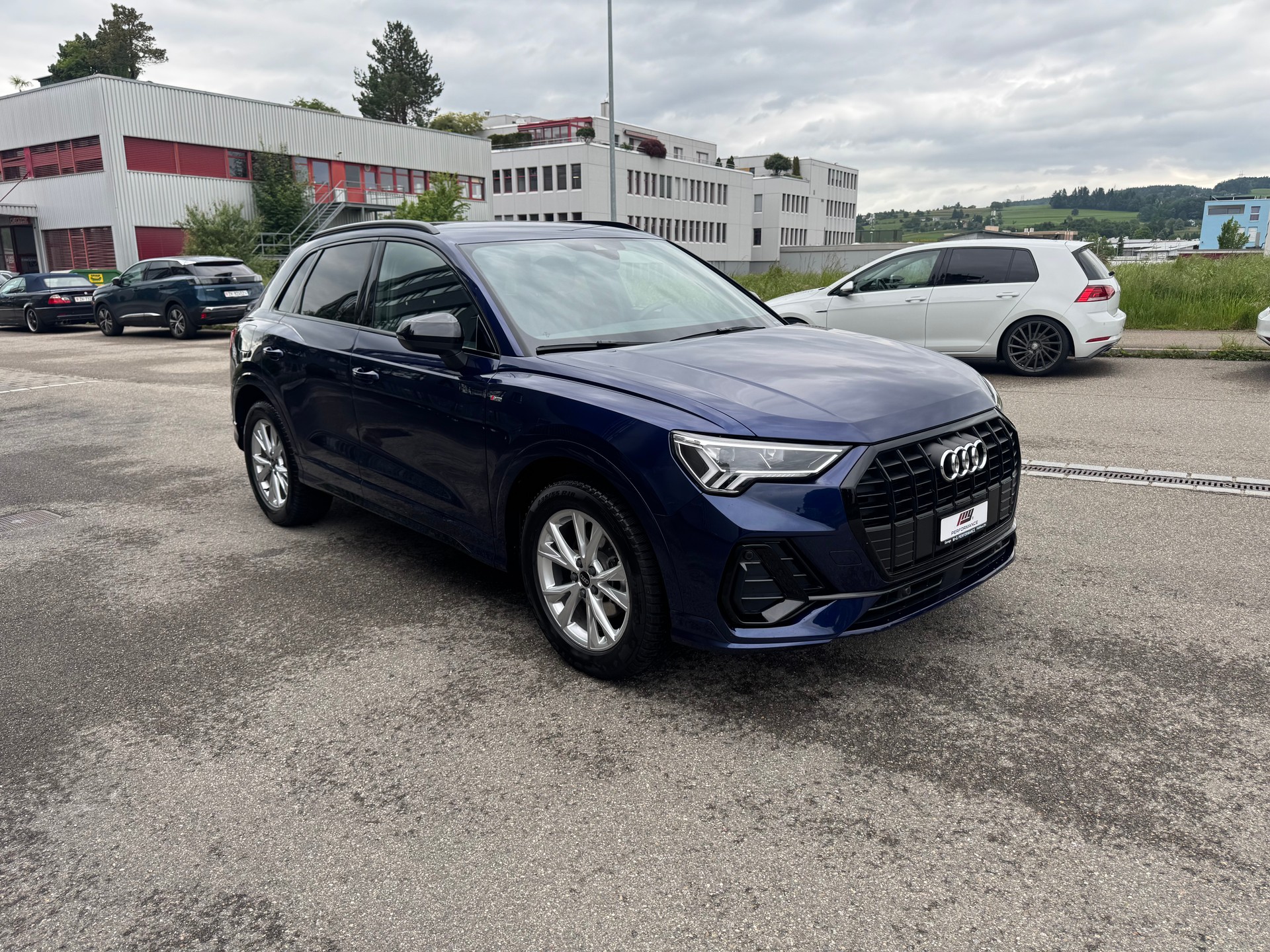 AUDI Q3 35 TFSI S line S-tronic-image-6