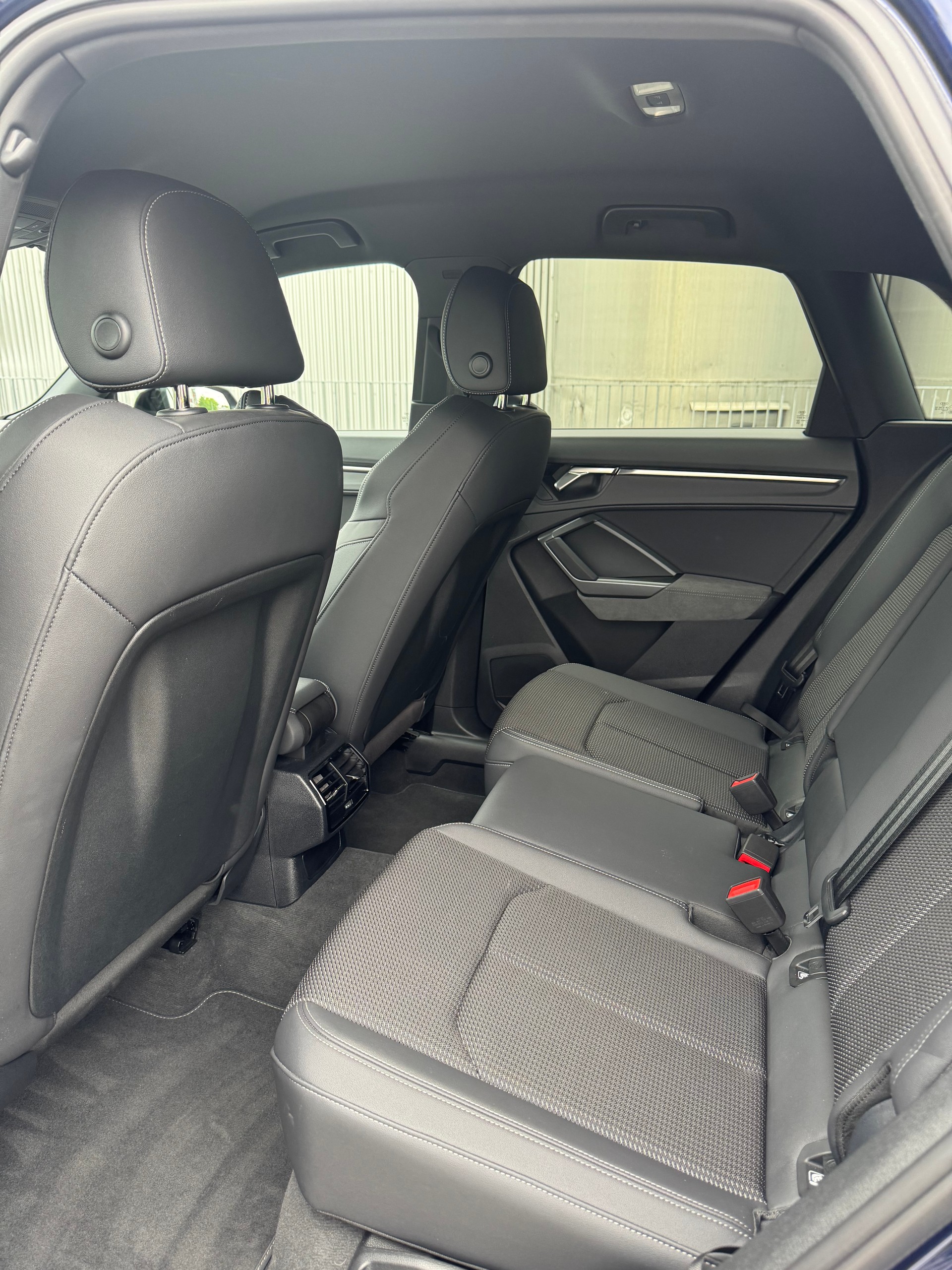 AUDI Q3 35 TFSI S line S-tronic-image-13