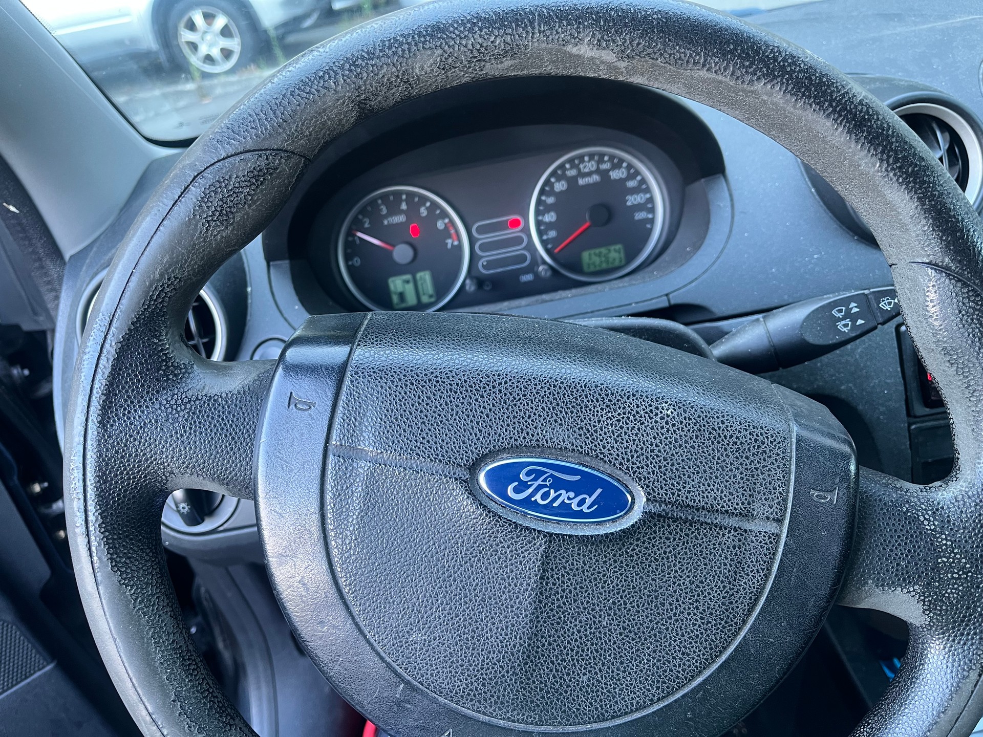 FORD Fiesta 1.4 16V Trend-image-11