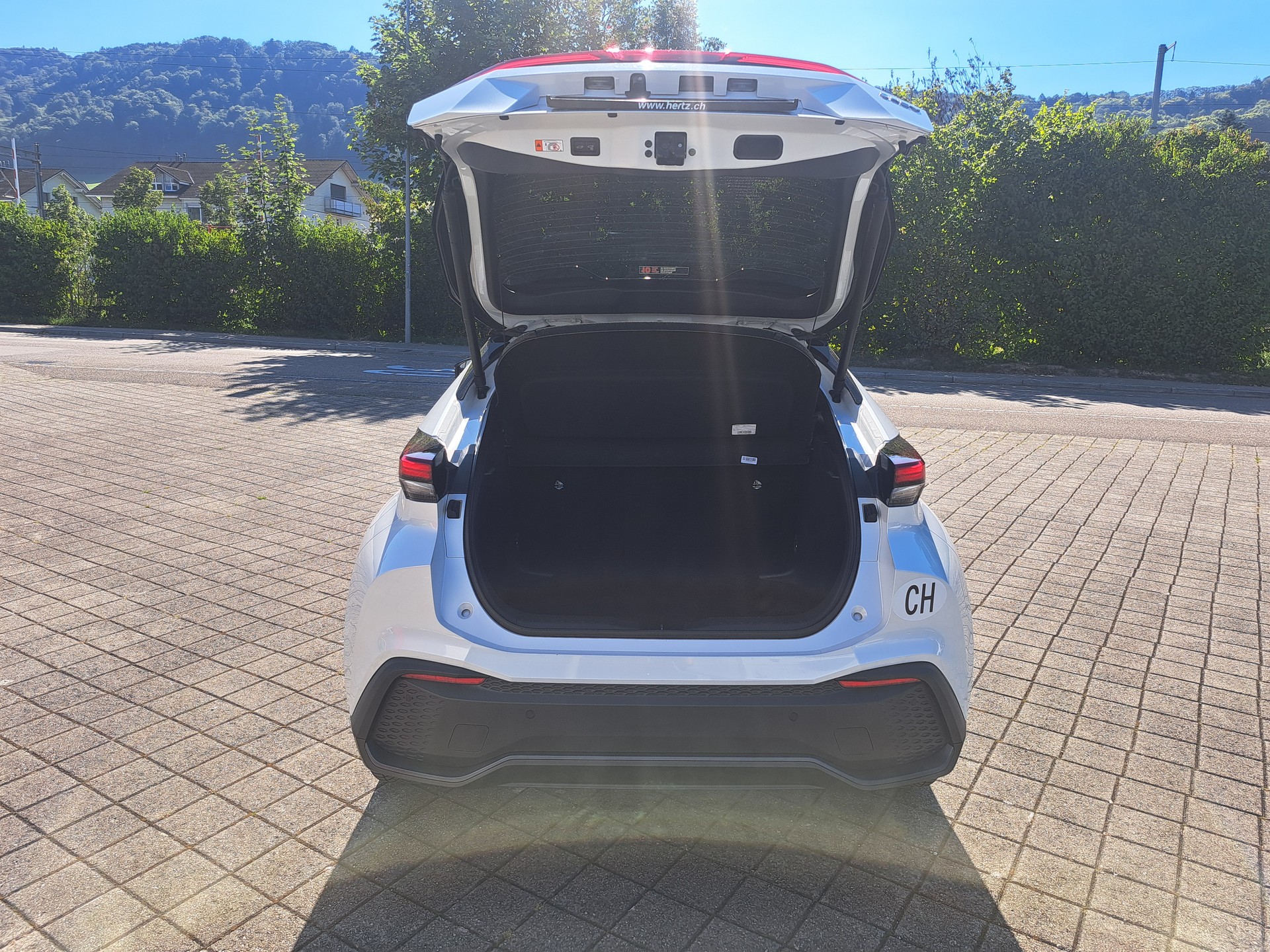 TOYOTA C-HR 2.0 HSD CVT Trend 4WD-image-8