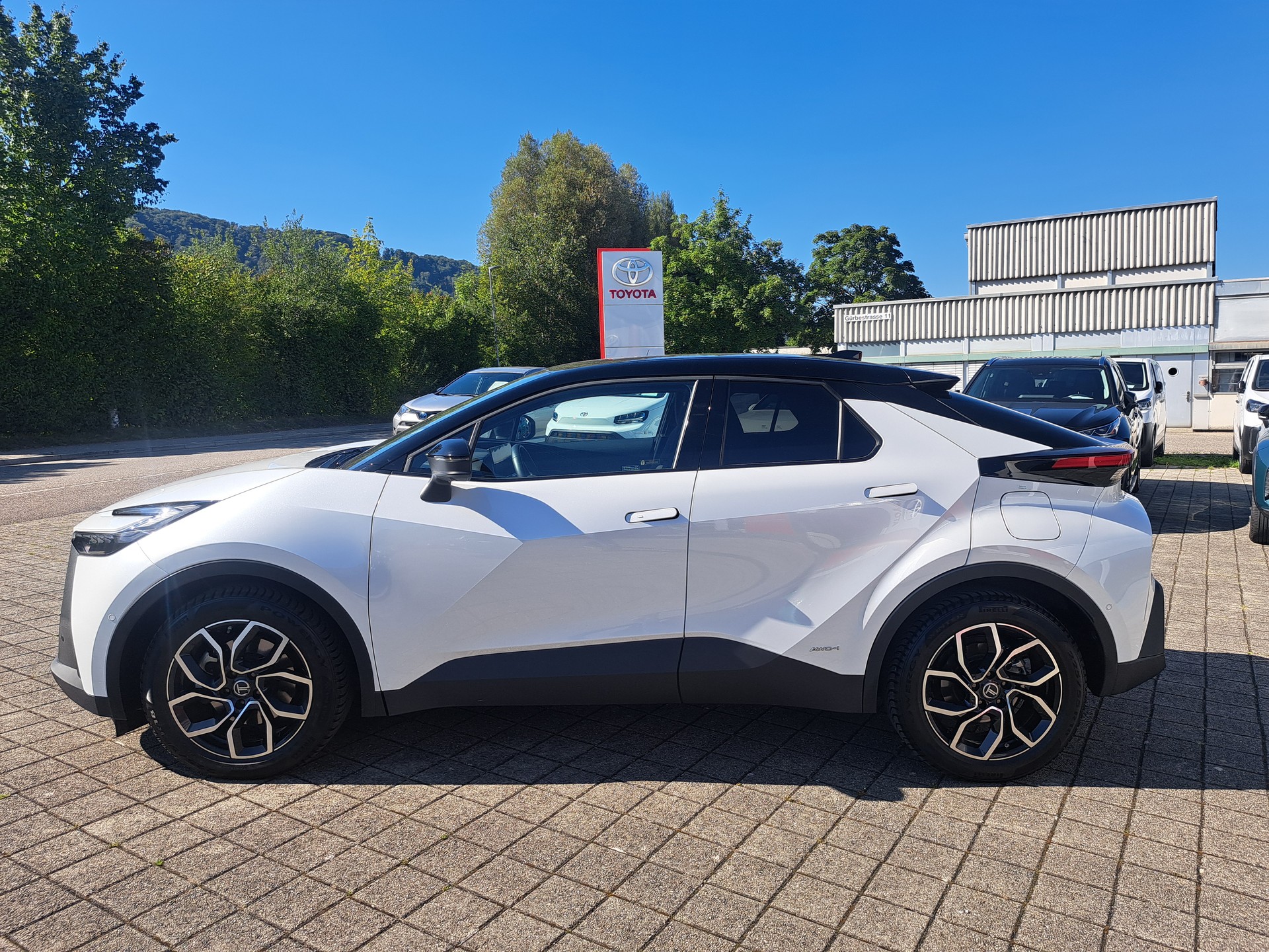 TOYOTA C-HR 2.0 HSD CVT Trend 4WD-image-11