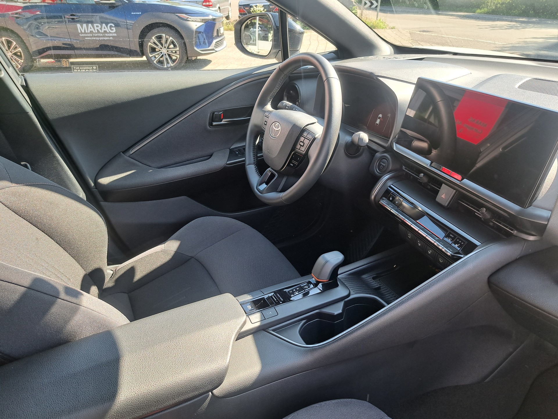 TOYOTA C-HR 2.0 HSD CVT Trend 4WD-image-4
