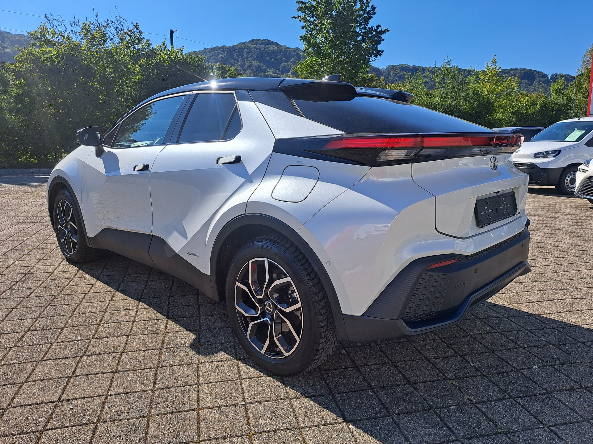 TOYOTA C-HR 2.0 HSD CVT Trend 4WD-image-10