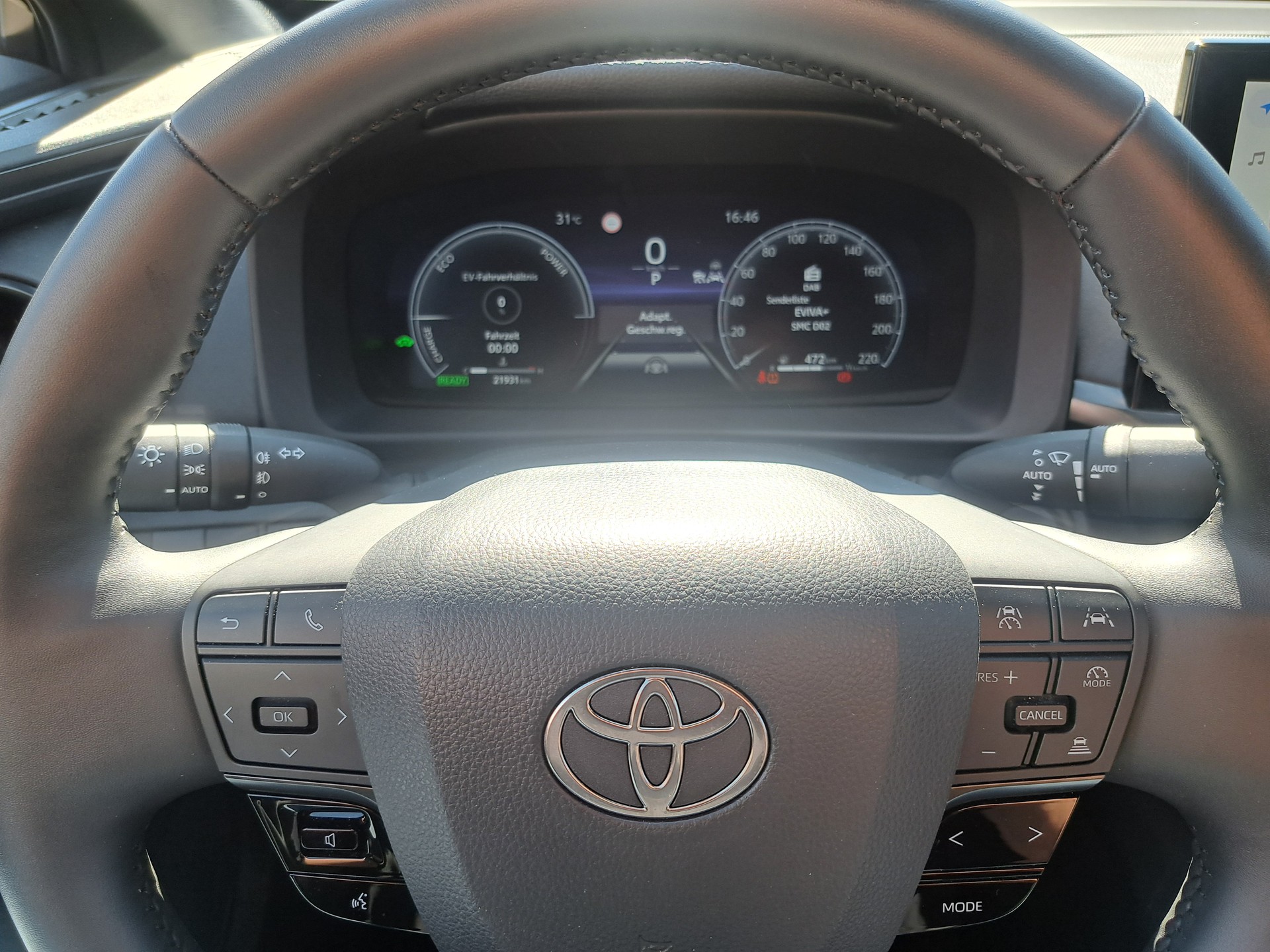 TOYOTA C-HR 2.0 HSD CVT Trend 4WD-image-12