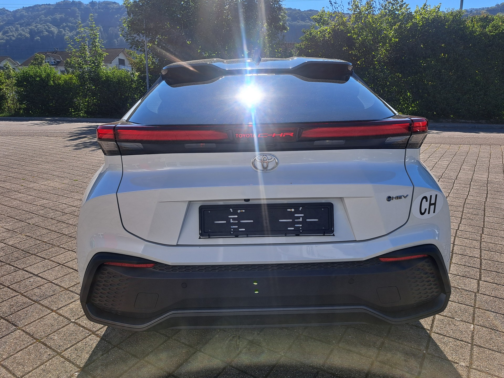 TOYOTA C-HR 2.0 HSD CVT Trend 4WD-image-9
